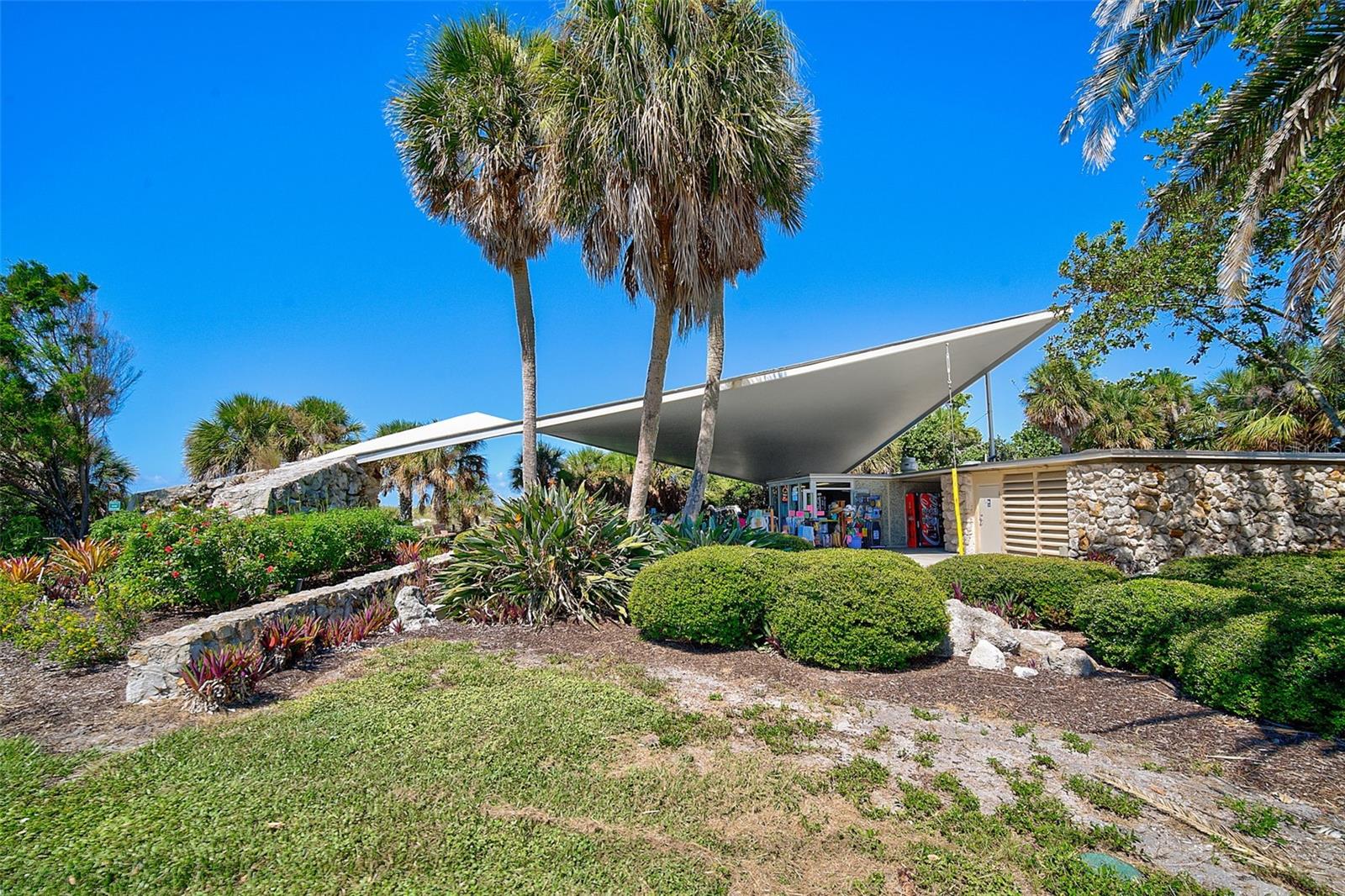 Image 43 of 62 For 950 Tarpon Center Drive 305