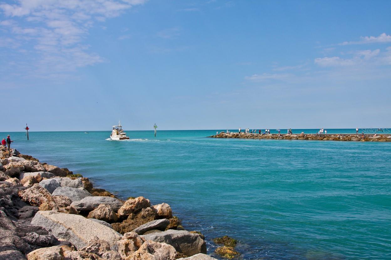 Image 50 of 62 For 950 Tarpon Center Drive 305