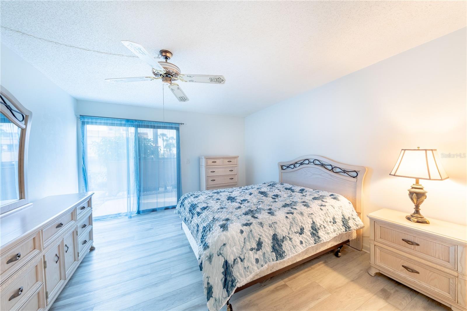 Image 13 of 27 For 886 Bird Bay Way 206