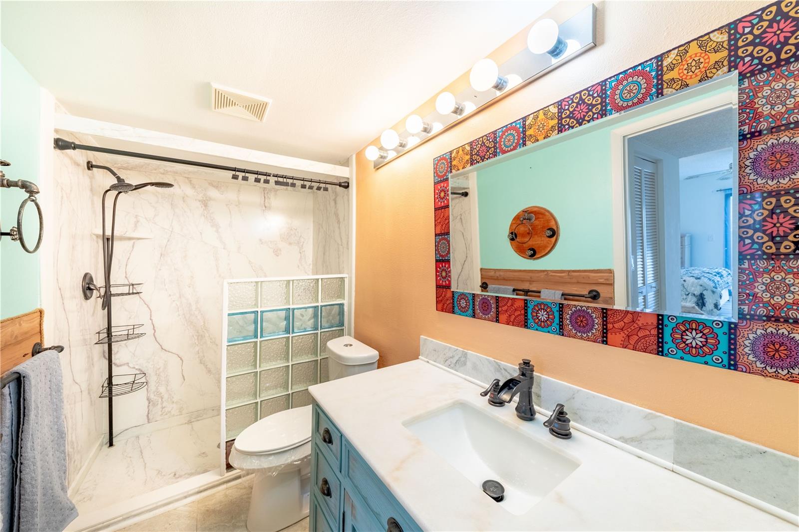 Image 15 of 27 For 886 Bird Bay Way 206