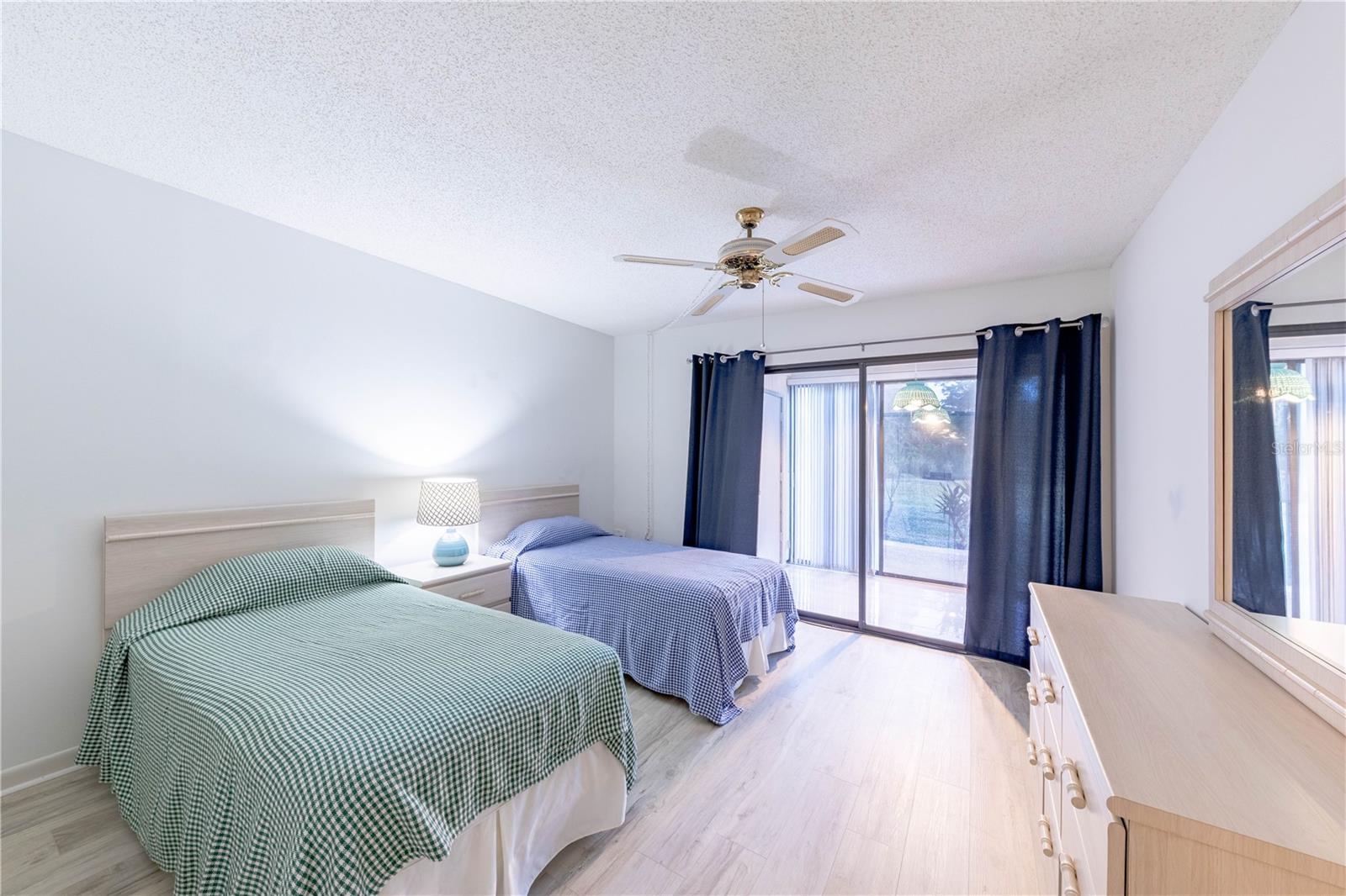 Image 17 of 27 For 886 Bird Bay Way 206