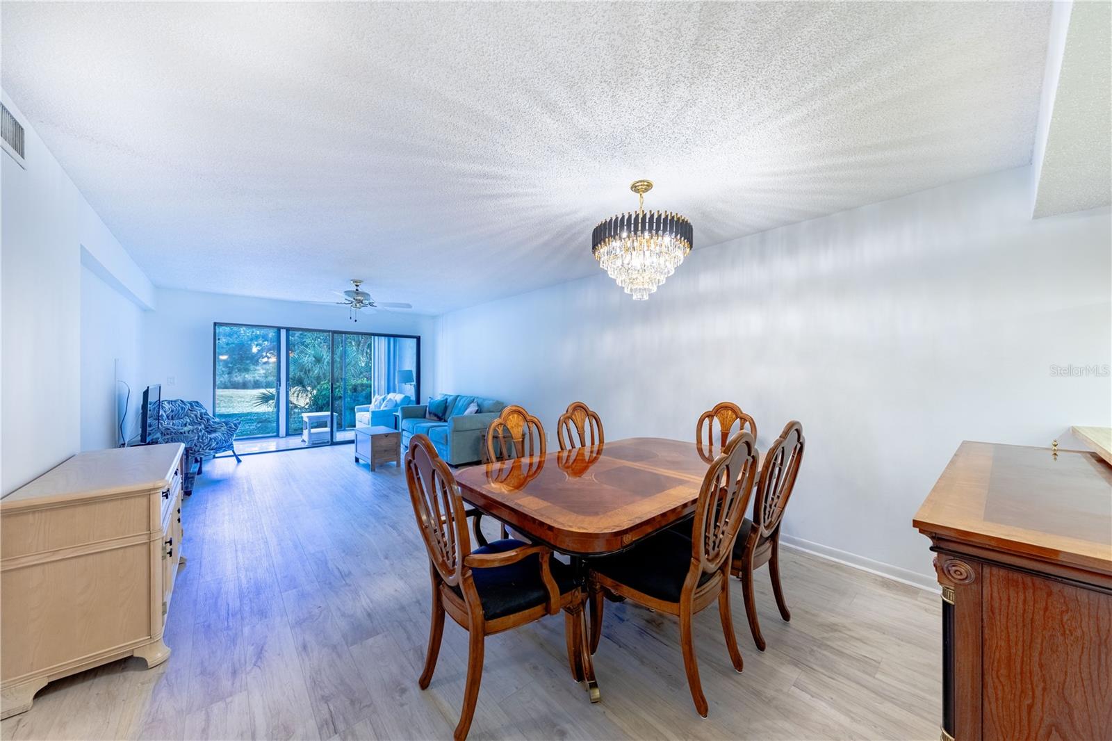 Image 5 of 27 For 886 Bird Bay Way 206