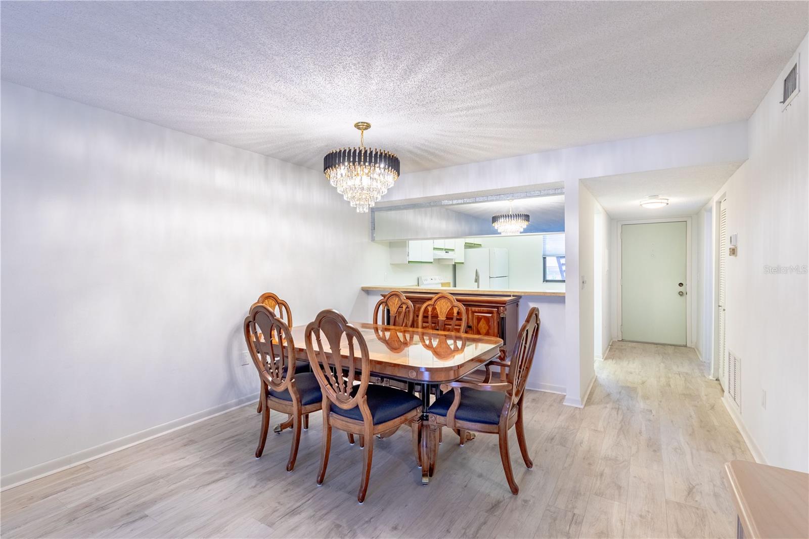 Image 8 of 27 For 886 Bird Bay Way 206