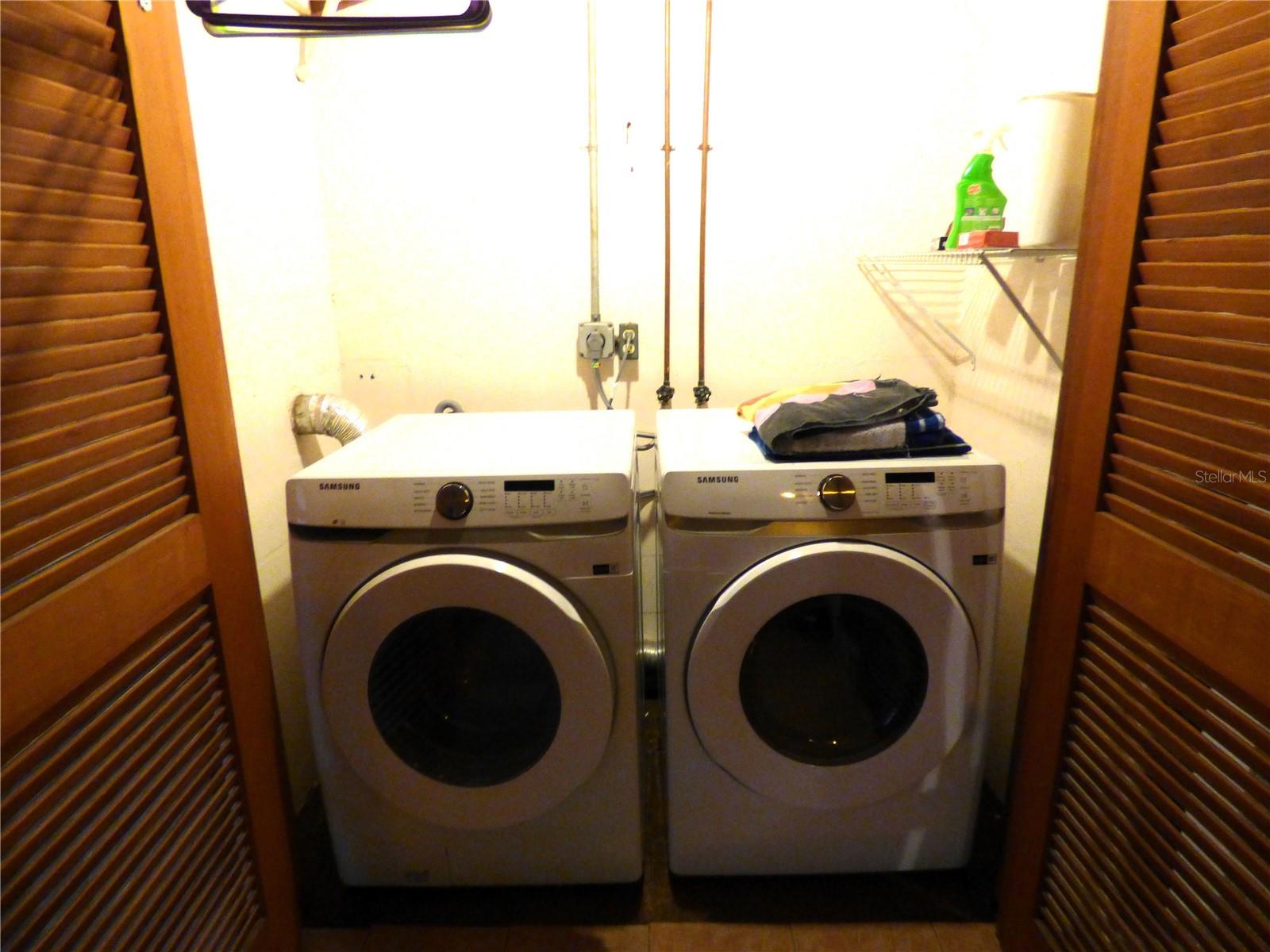 Image 21 of 37 For 18 Quails Run Boulevard 4