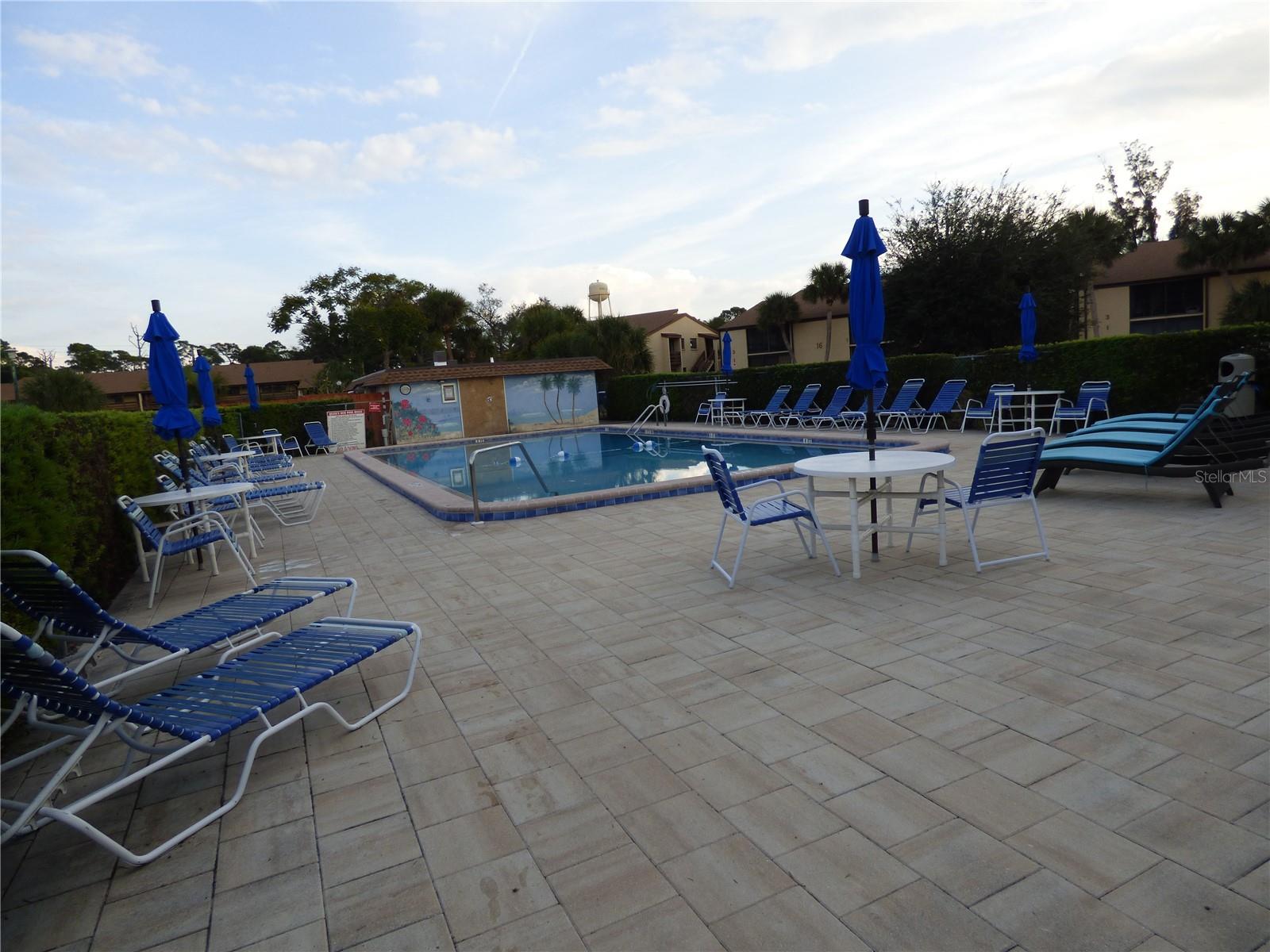 Image 23 of 37 For 18 Quails Run Boulevard 4