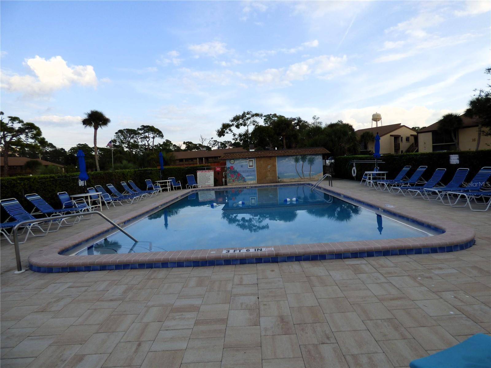 Image 24 of 37 For 18 Quails Run Boulevard 4