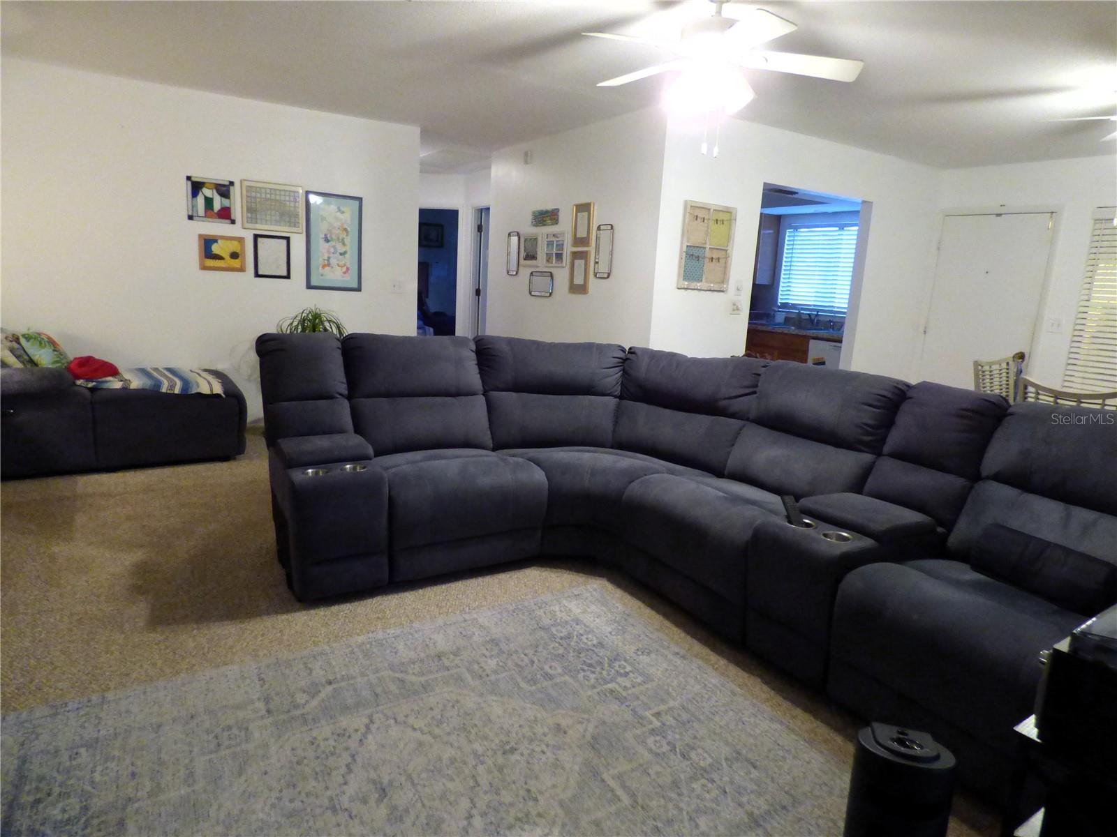 Image 3 of 37 For 18 Quails Run Boulevard 4