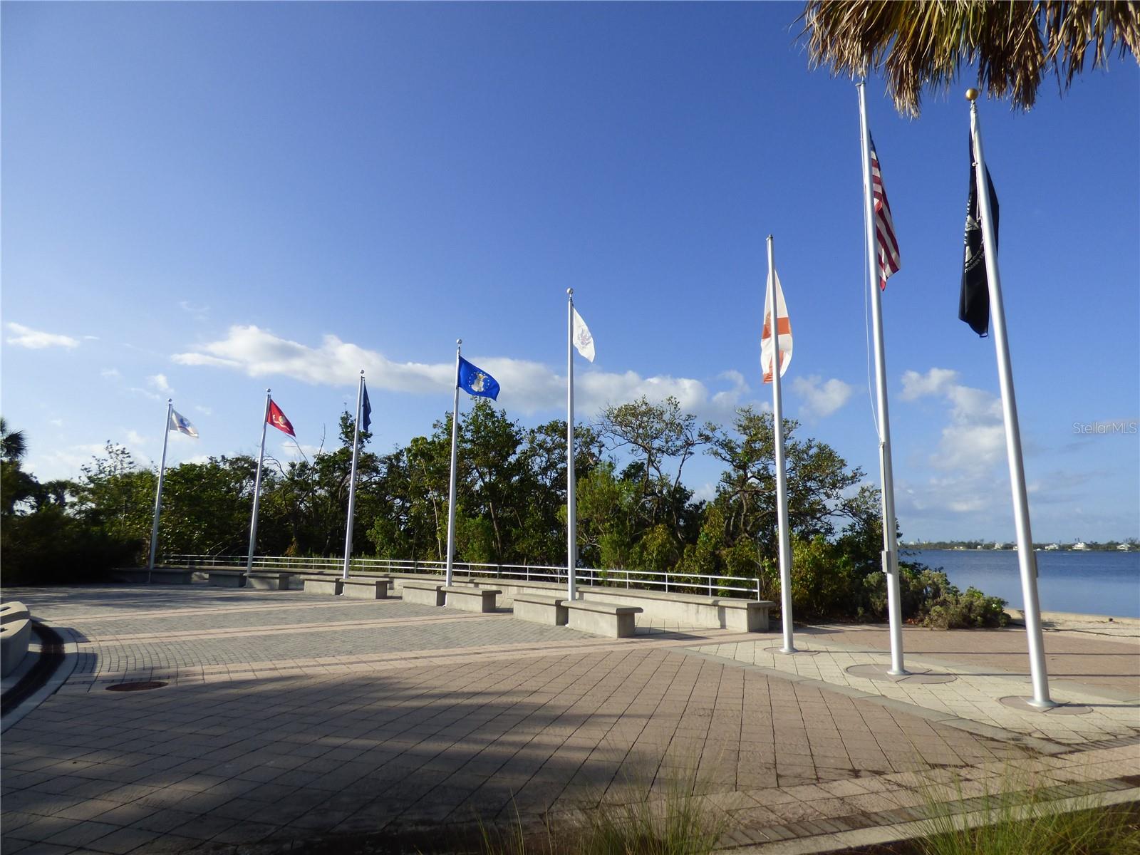 Image 30 of 37 For 18 Quails Run Boulevard 4