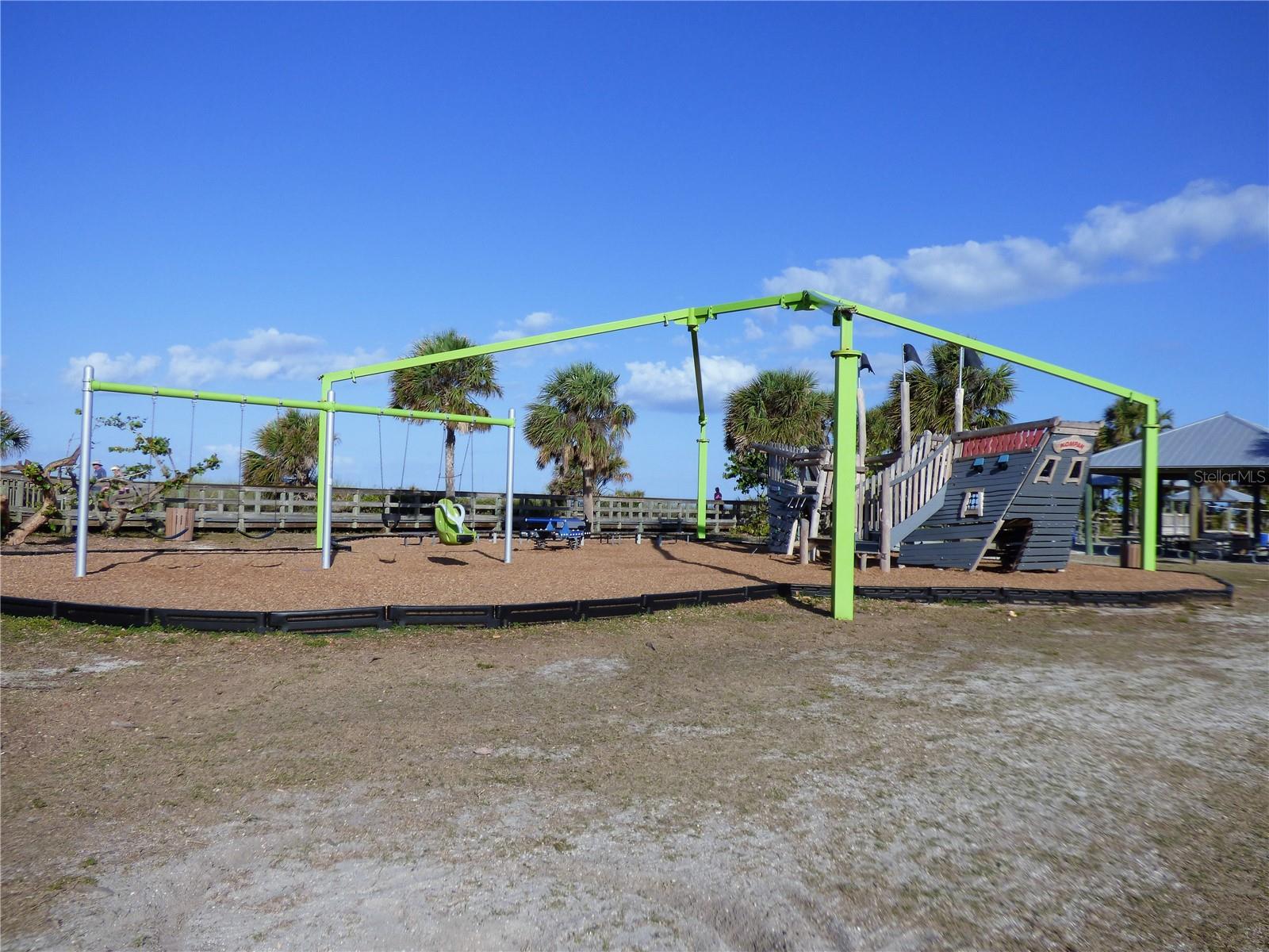 Image 32 of 37 For 18 Quails Run Boulevard 4