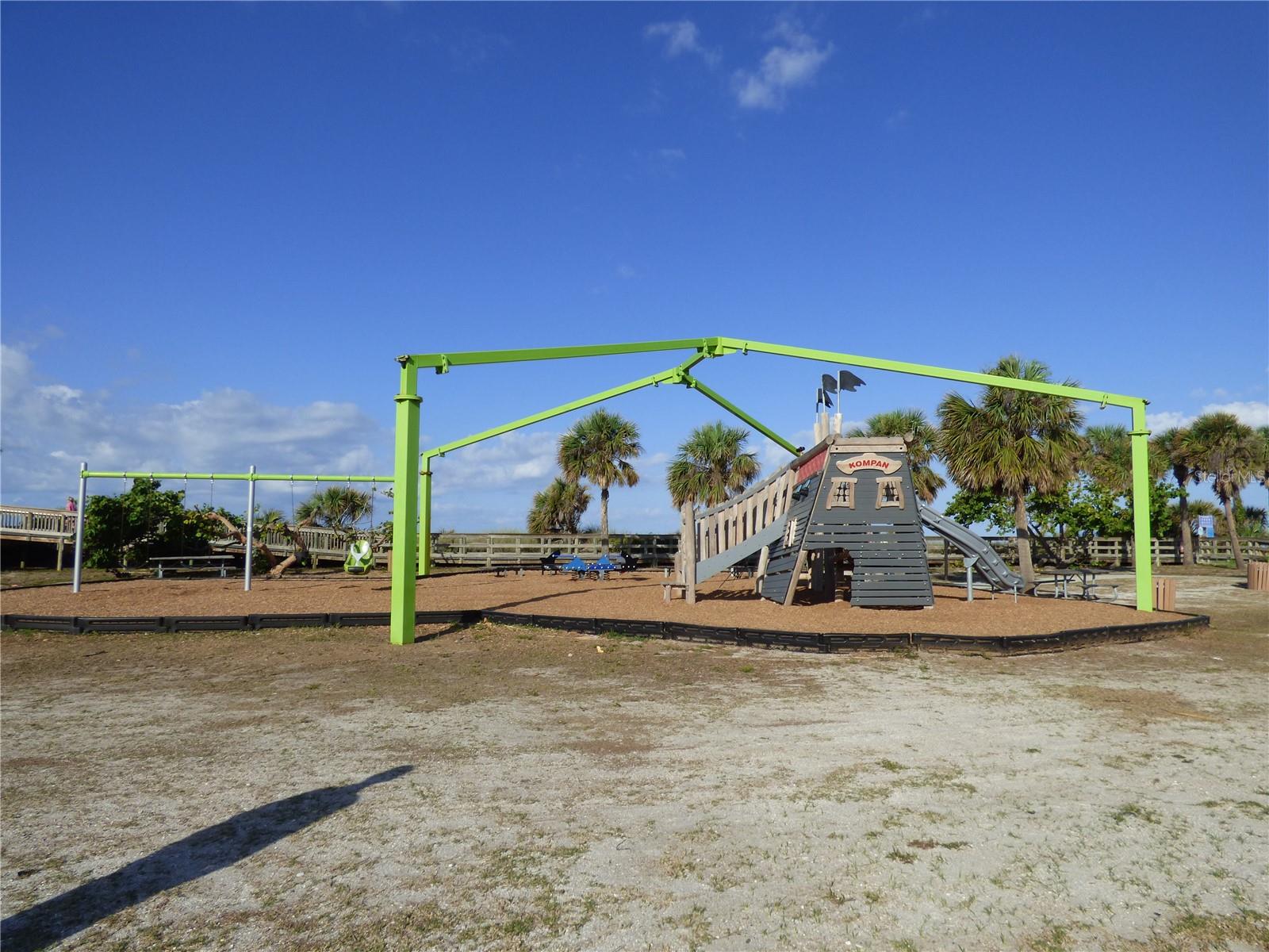 Image 33 of 37 For 18 Quails Run Boulevard 4