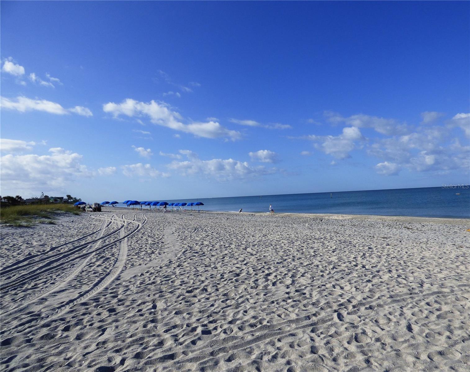 Image 36 of 37 For 18 Quails Run Boulevard 4