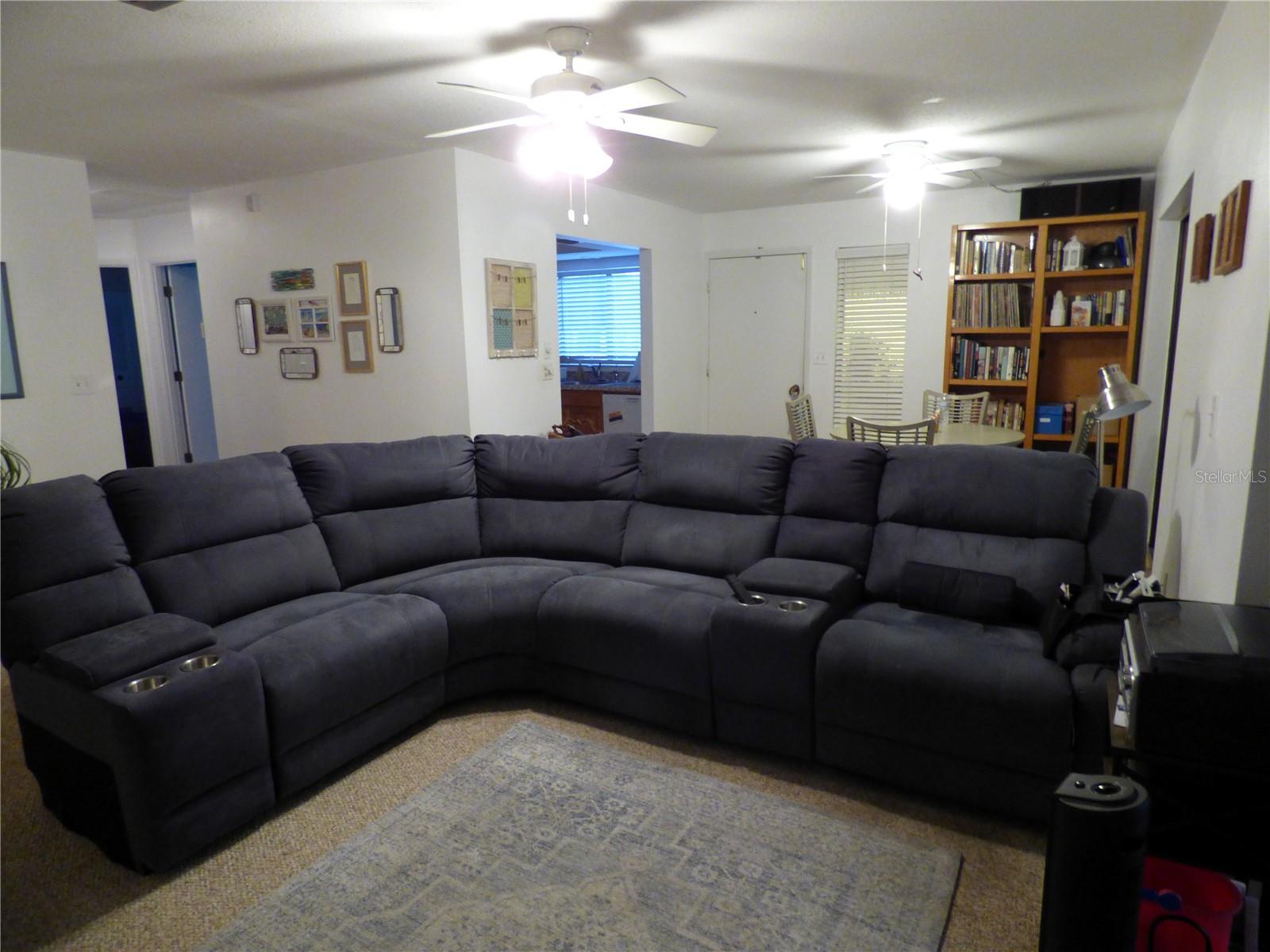 Image 4 of 37 For 18 Quails Run Boulevard 4