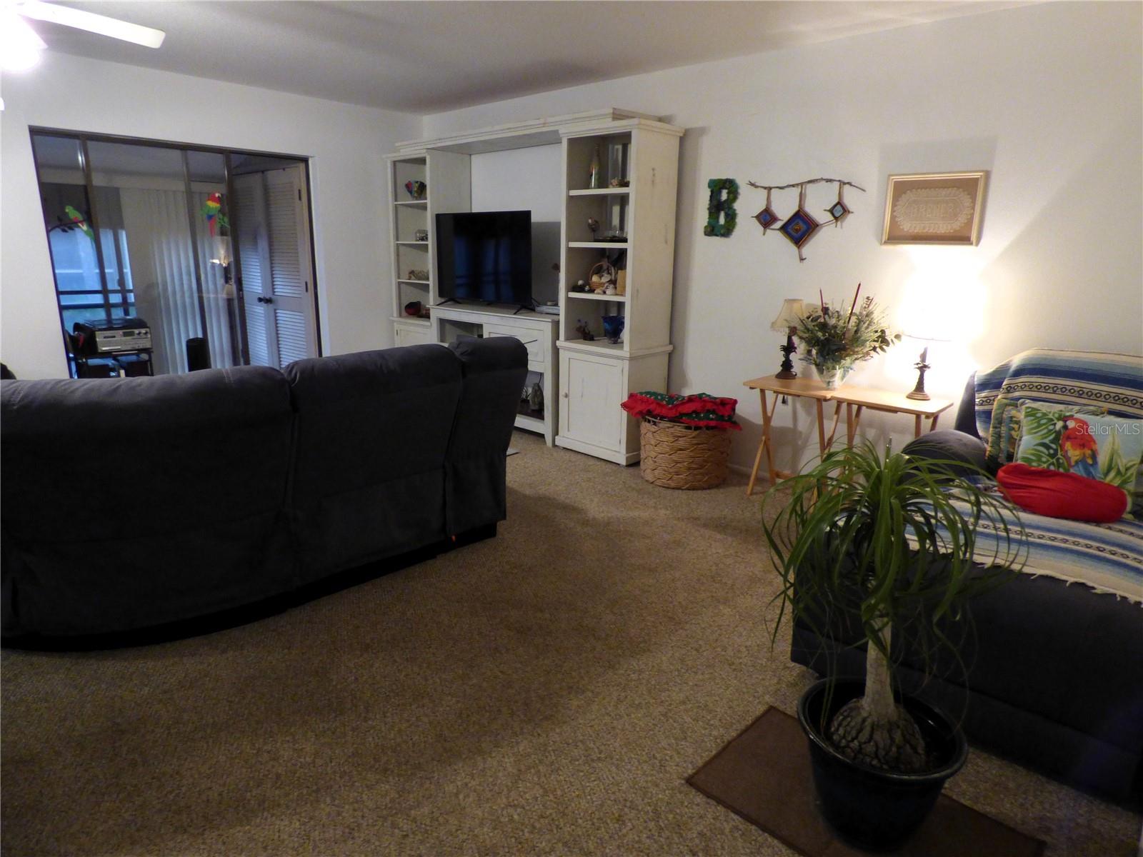 Image 6 of 37 For 18 Quails Run Boulevard 4