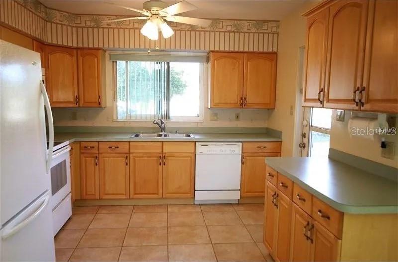 Image 3 of 7 For 264 Glen Oak Road