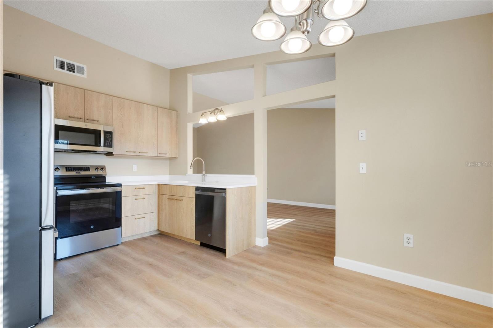 Image 16 of 47 For 1550 Pompano Avenue