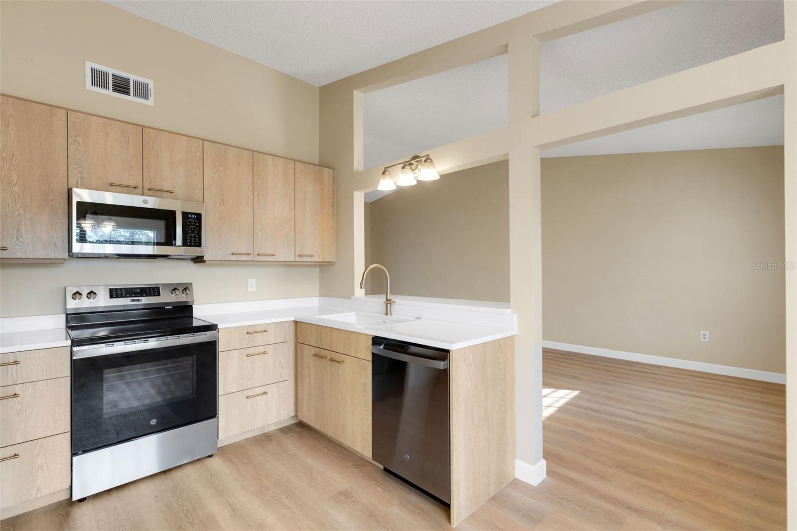 Image 17 of 47 For 1550 Pompano Avenue