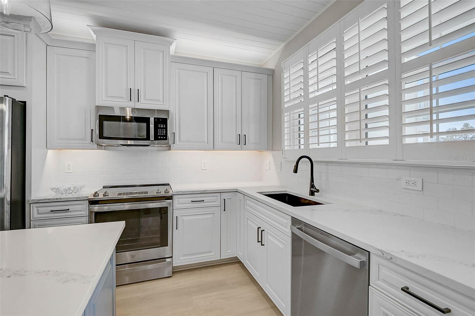 Image 12 of 71 For 4337 Marina View Way