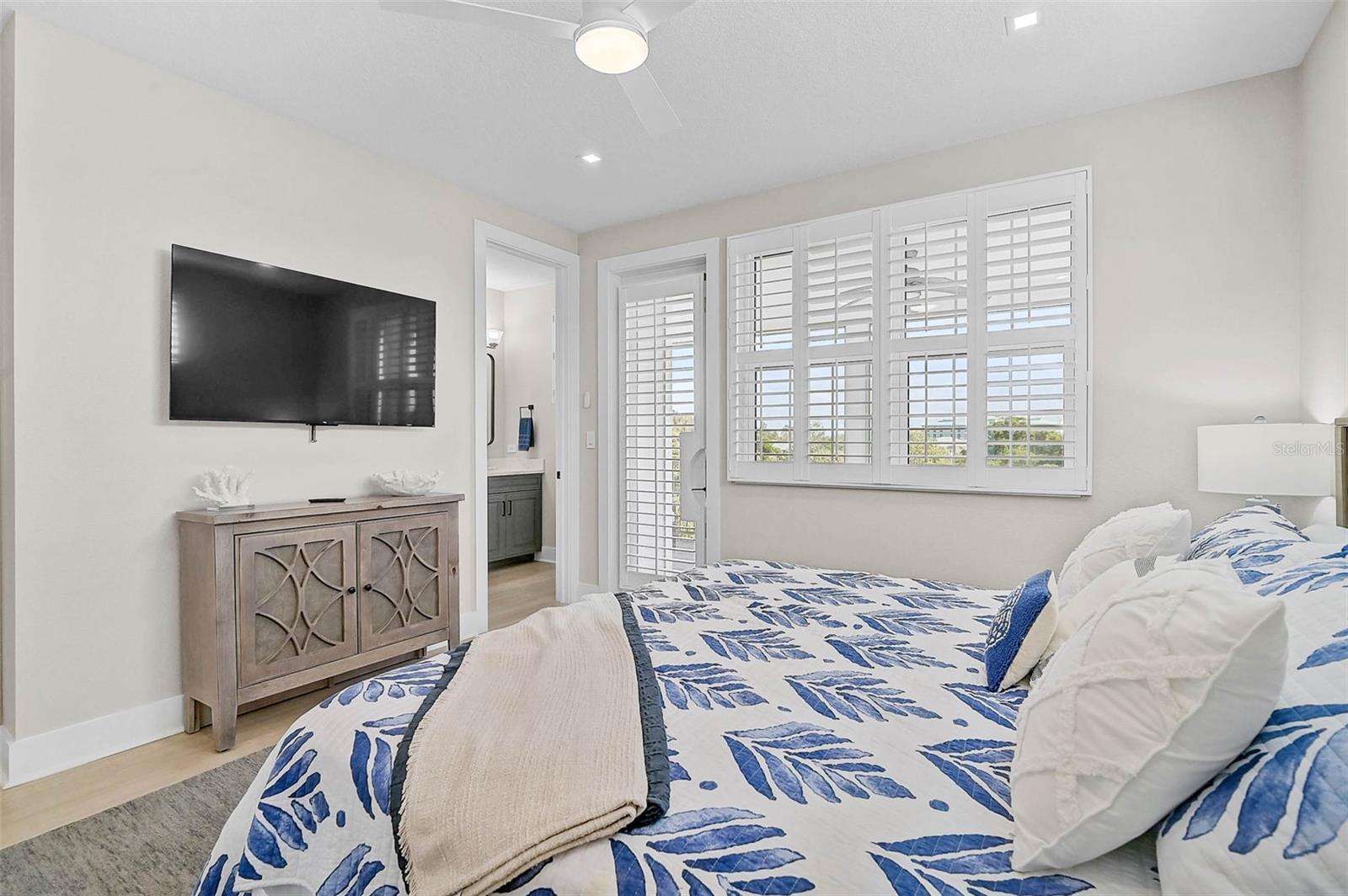 Image 36 of 71 For 4337 Marina View Way