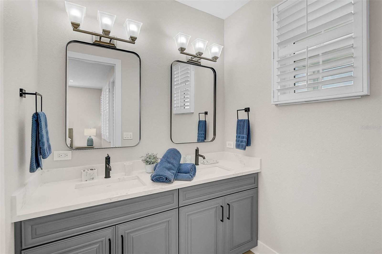 Image 37 of 71 For 4337 Marina View Way