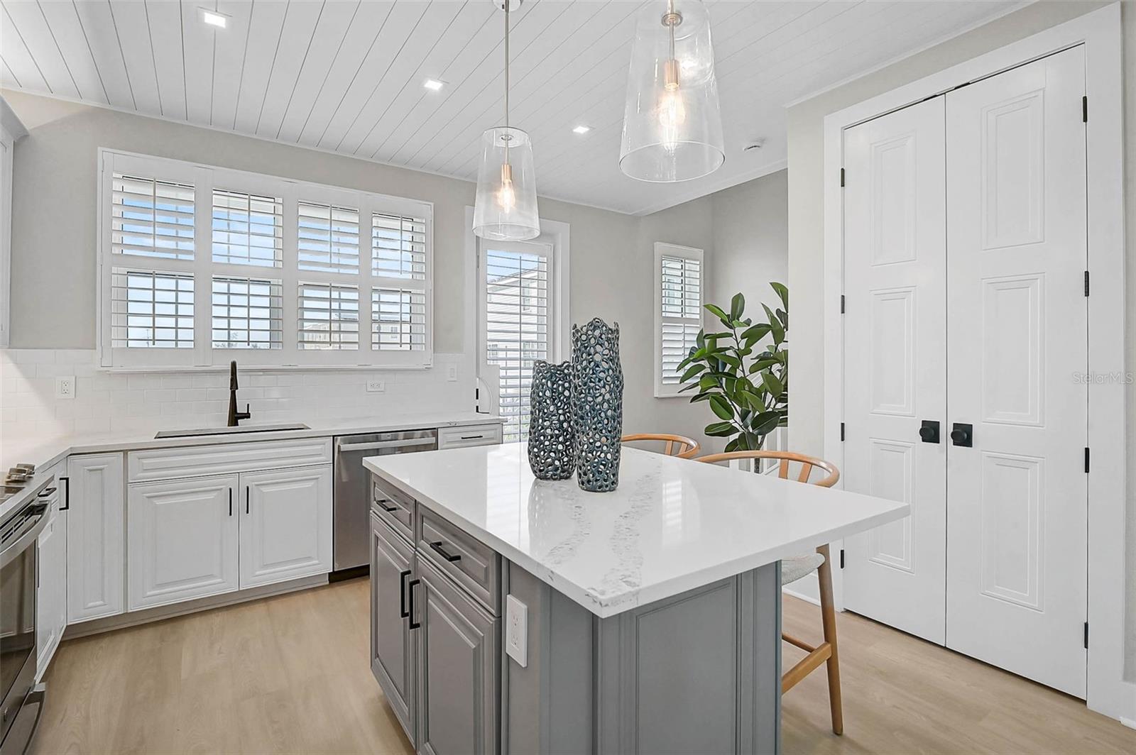 Image 9 of 71 For 4337 Marina View Way