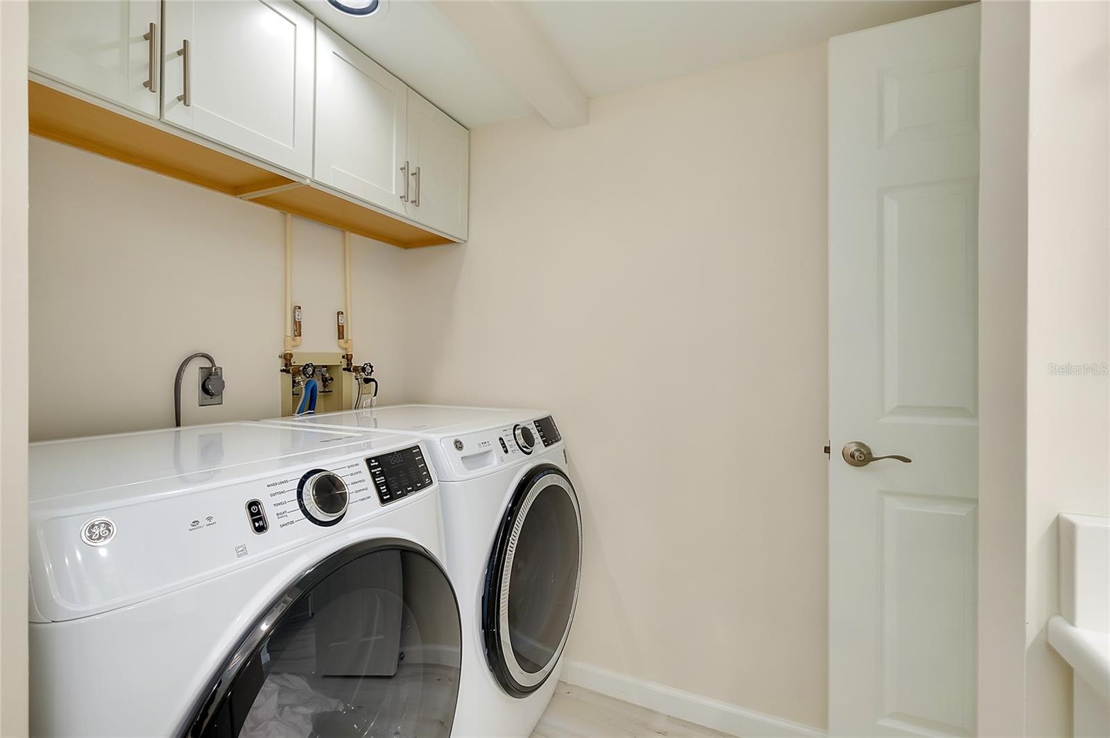 Image 55 of 90 For 929 Wexford Boulevard 929