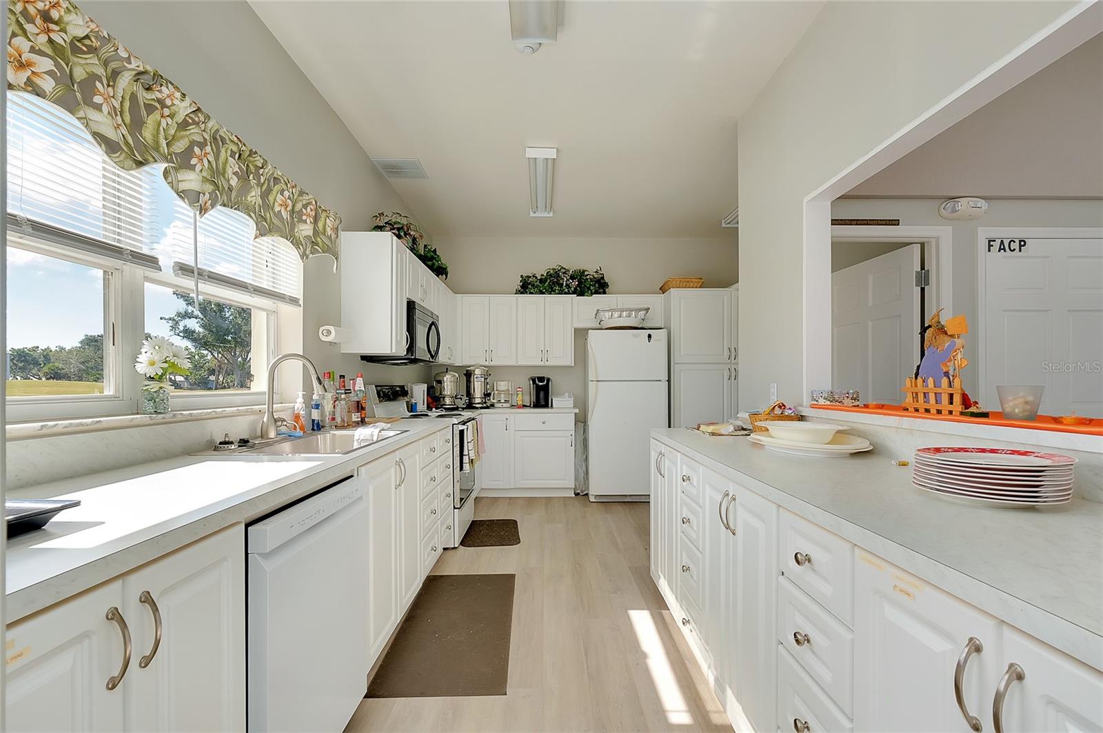 Image 64 of 90 For 929 Wexford Boulevard 929