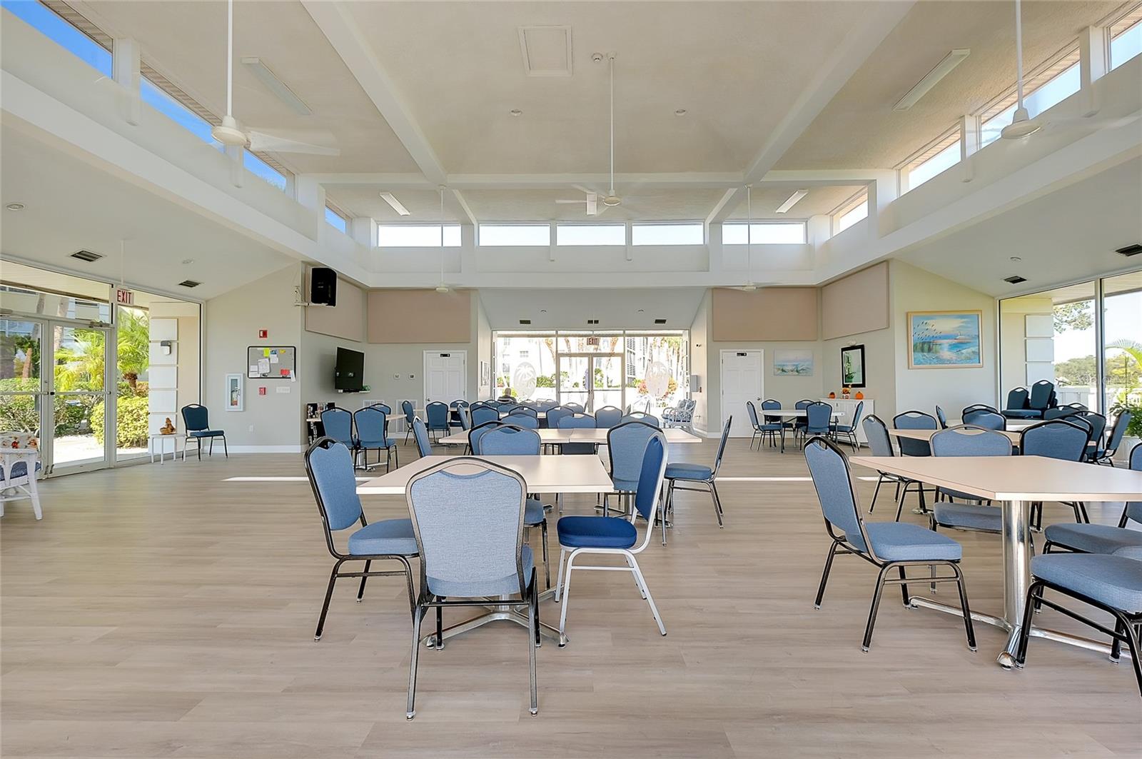 Image 65 of 90 For 929 Wexford Boulevard 929