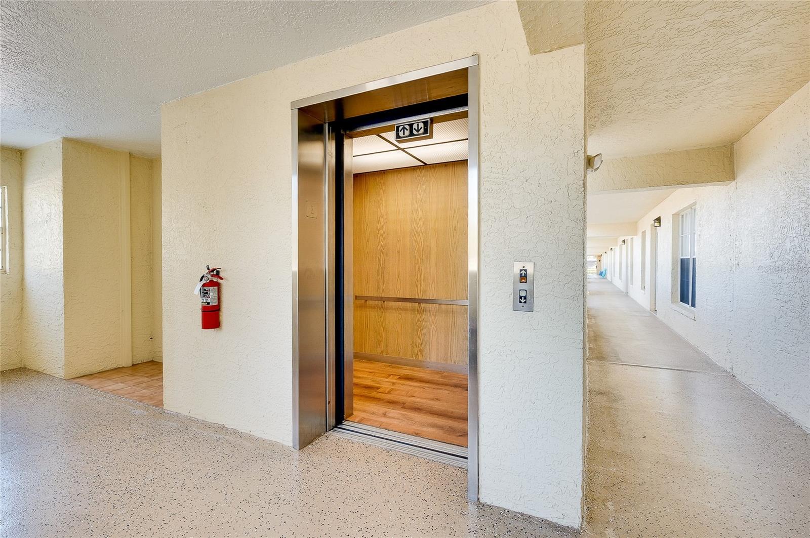 Image 7 of 90 For 929 Wexford Boulevard 929