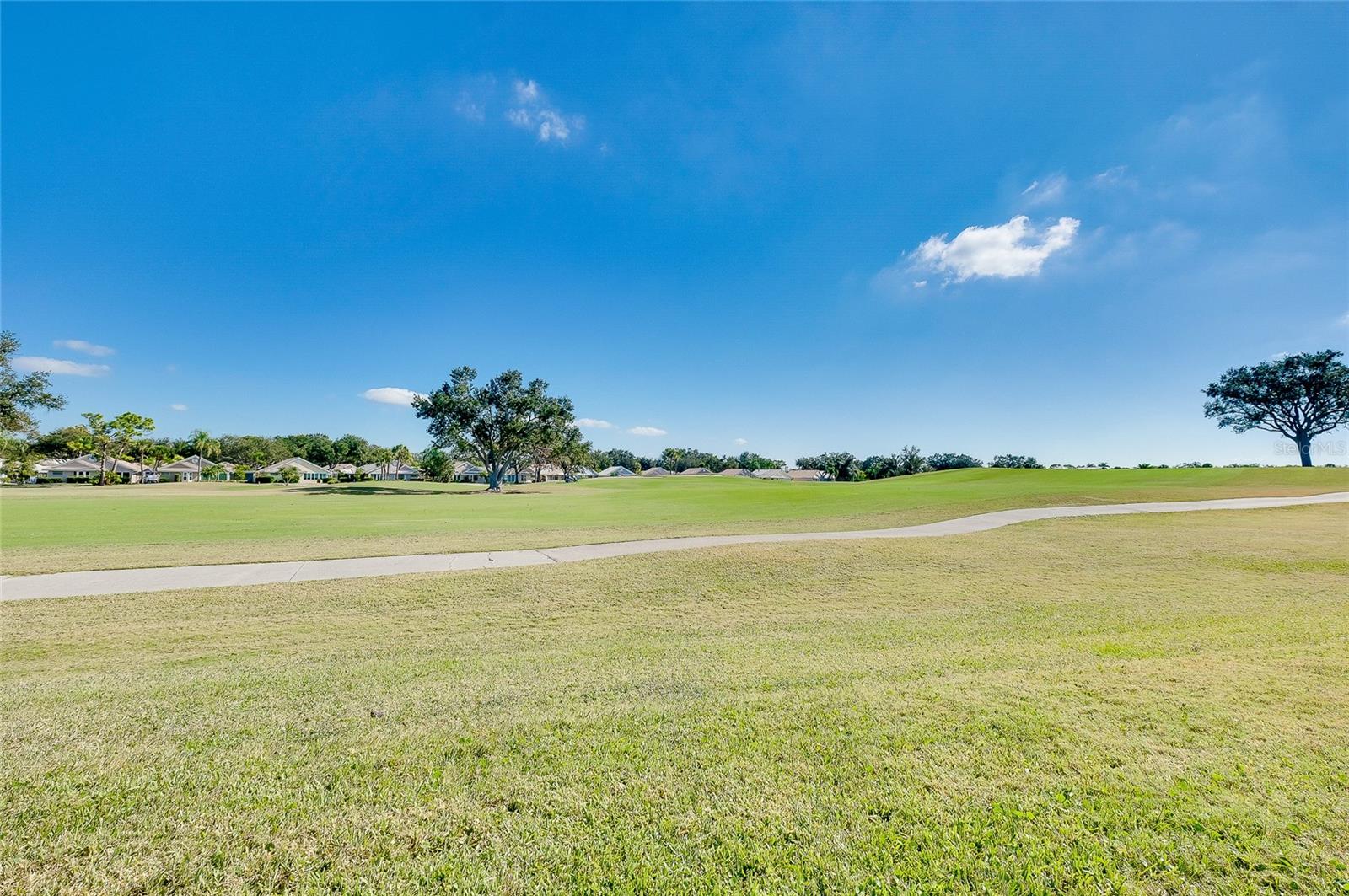 Image 77 of 90 For 929 Wexford Boulevard 929