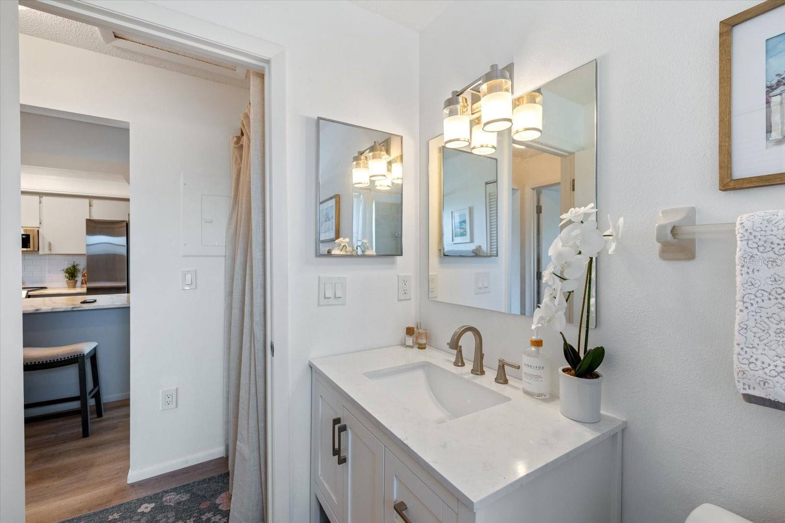 Image 27 of 57 For 925 Capri Isles Boulevard 4