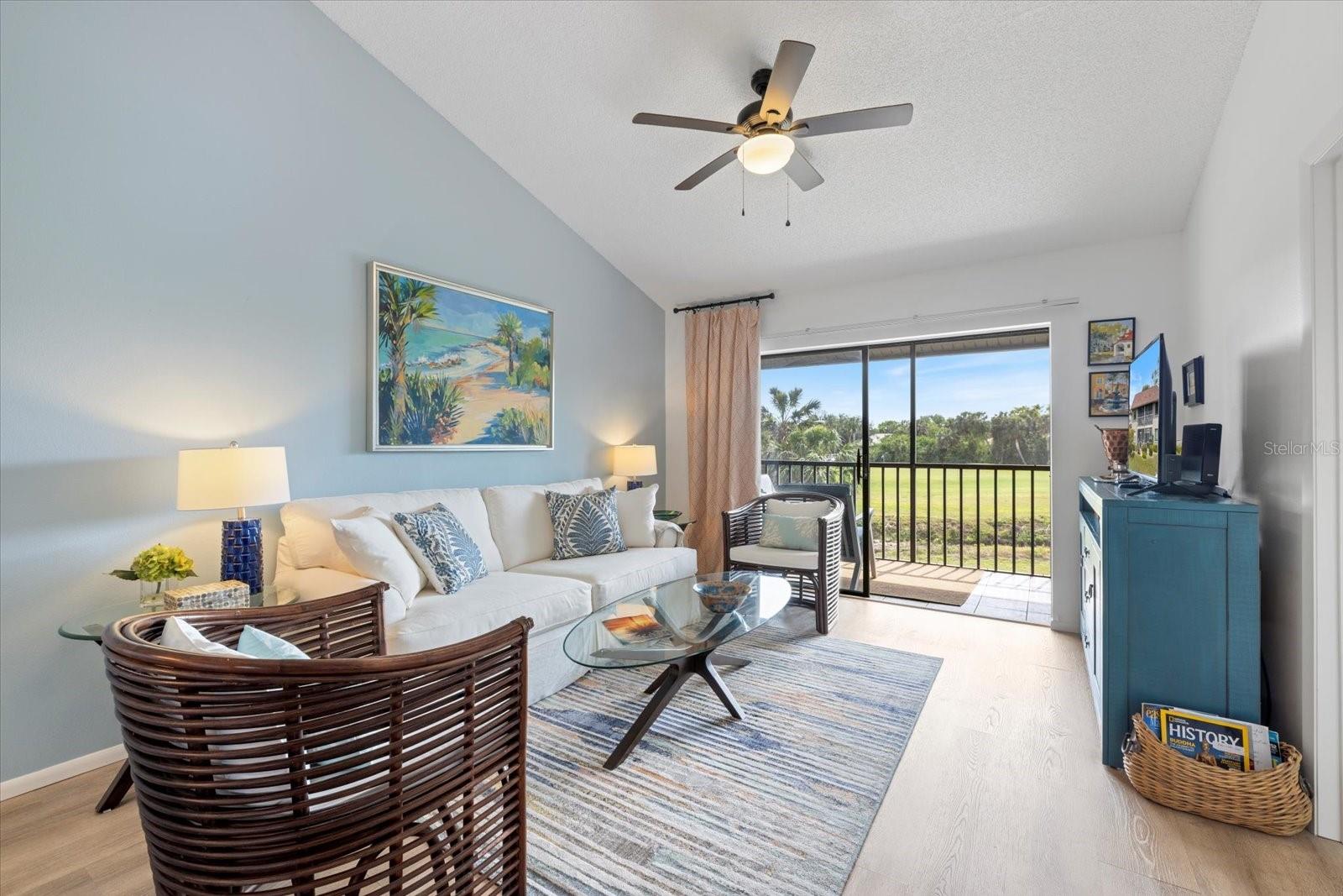 Image 5 of 57 For 925 Capri Isles Boulevard 4