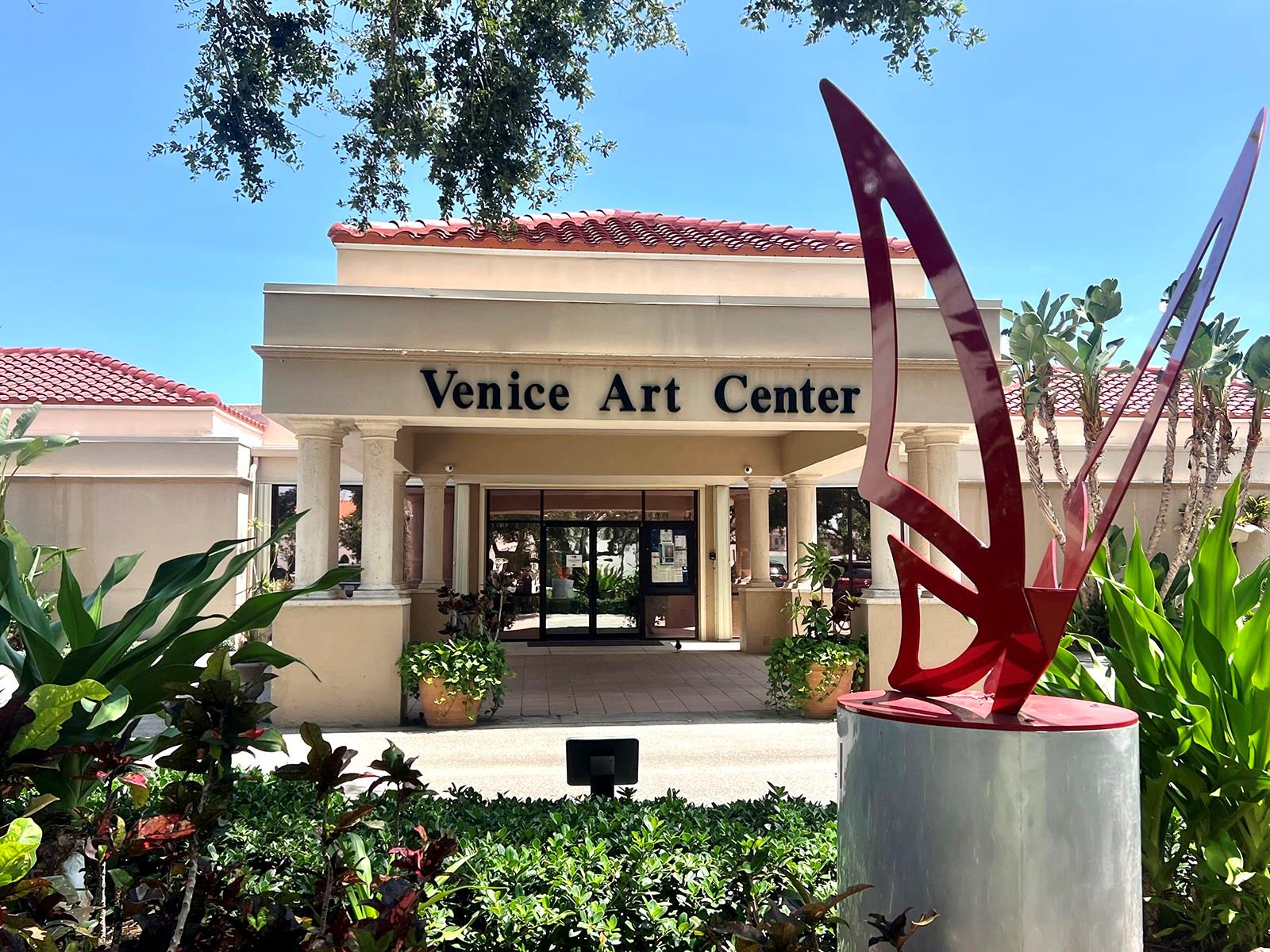 Image 52 of 57 For 925 Capri Isles Boulevard 4