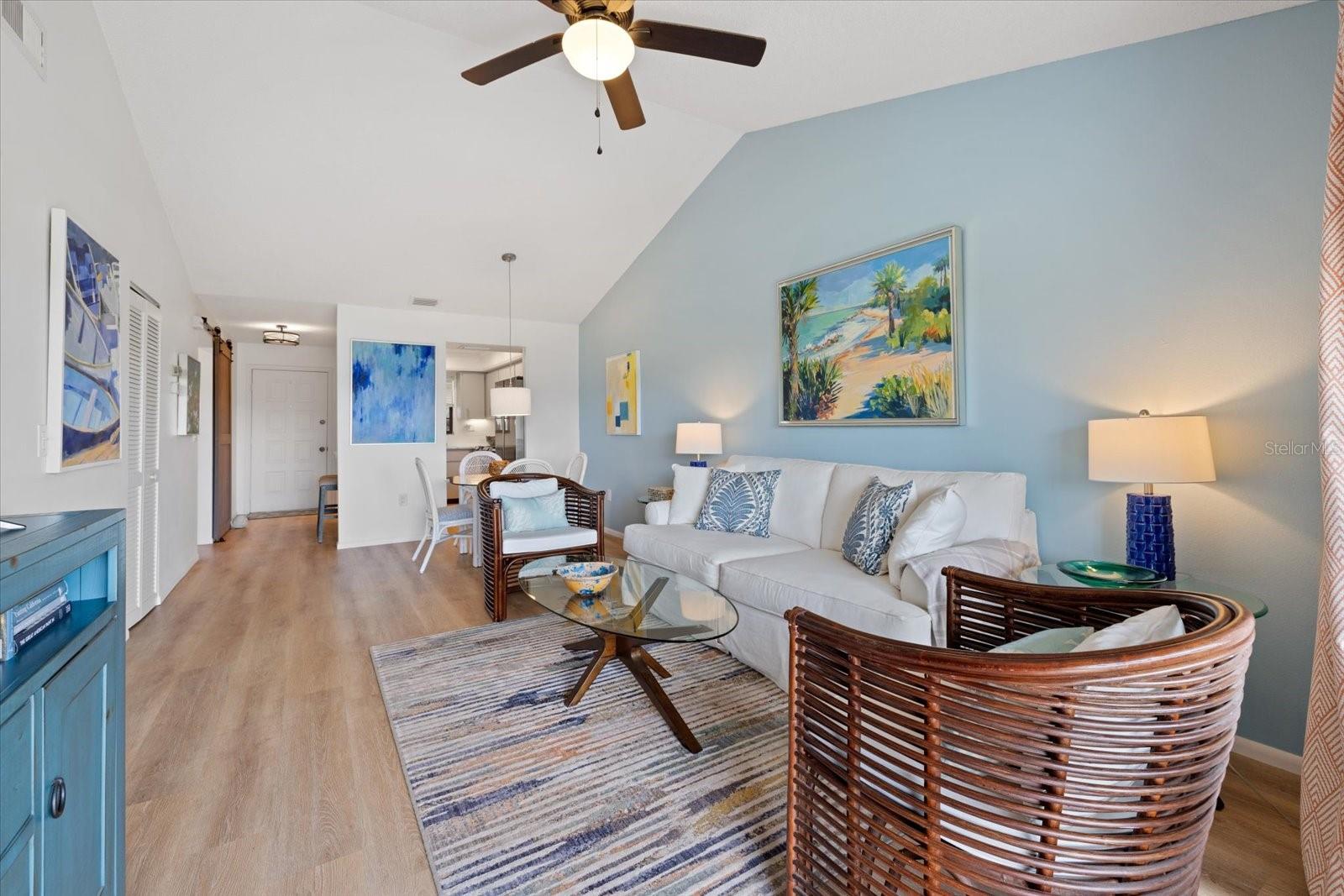 Image 8 of 57 For 925 Capri Isles Boulevard 4