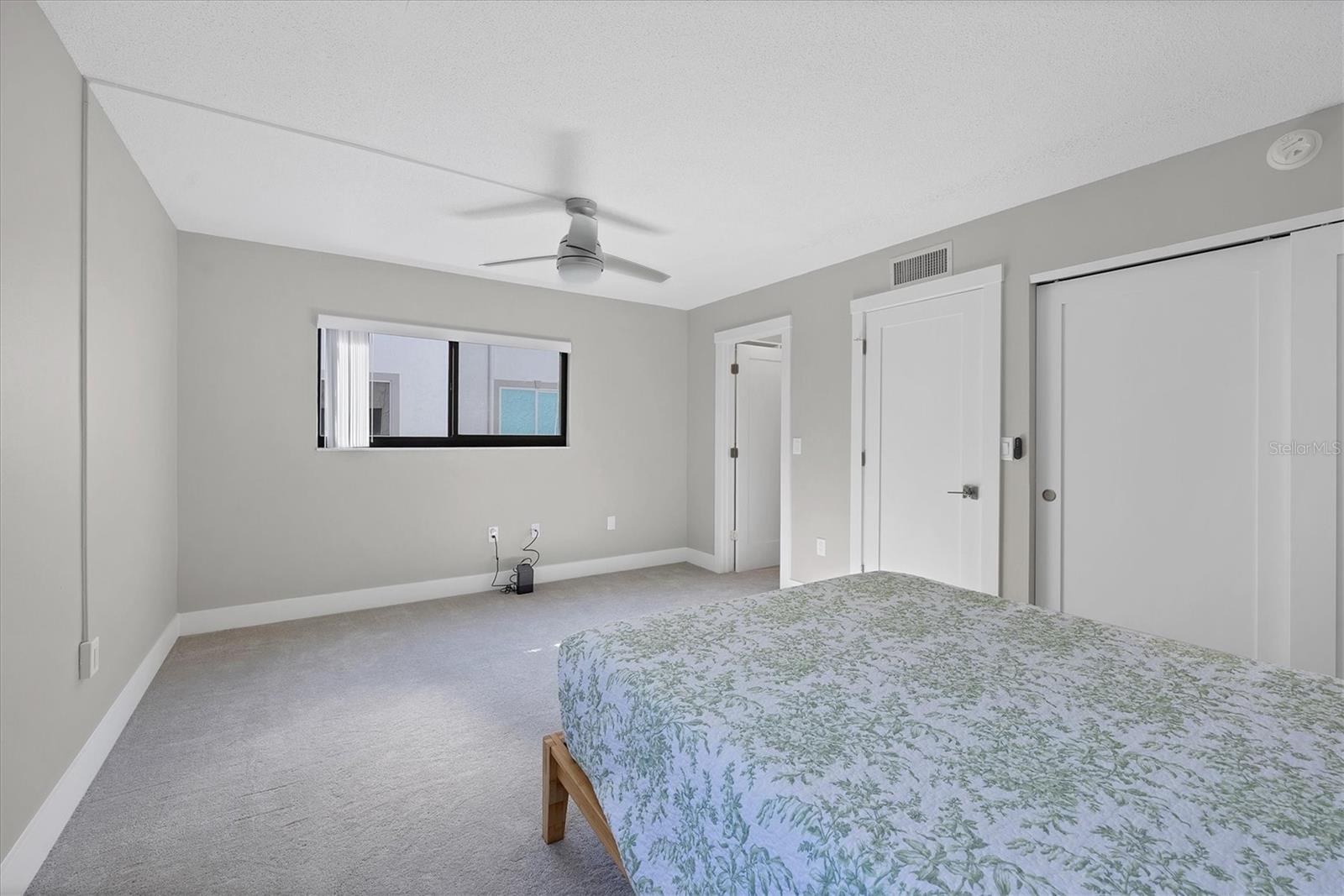 Image 23 of 49 For 500 Park Boulevard S 116