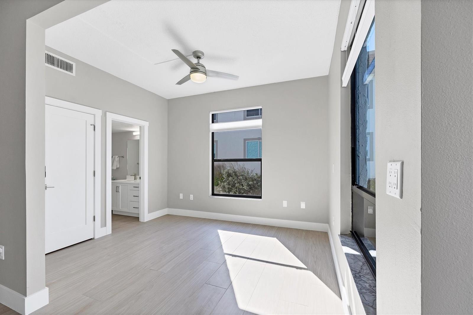 Image 27 of 49 For 500 Park Boulevard S 116