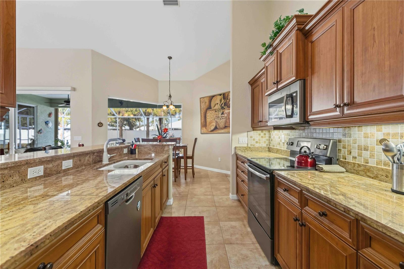 Image 21 of 86 For 22318 Wexford Boulevard 4