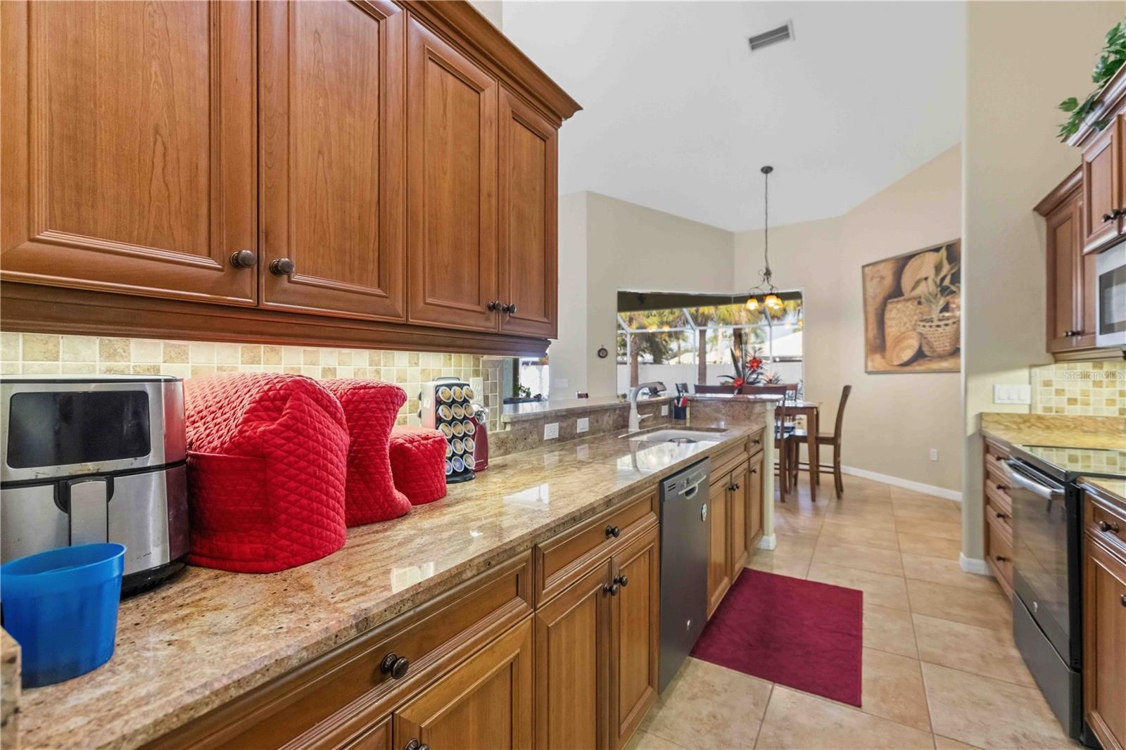 Image 22 of 86 For 22318 Wexford Boulevard 4