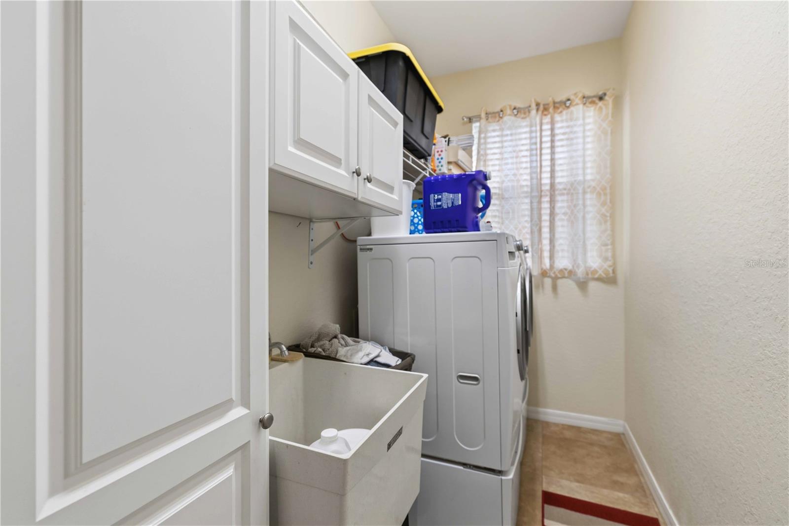 Image 33 of 86 For 22318 Wexford Boulevard 4