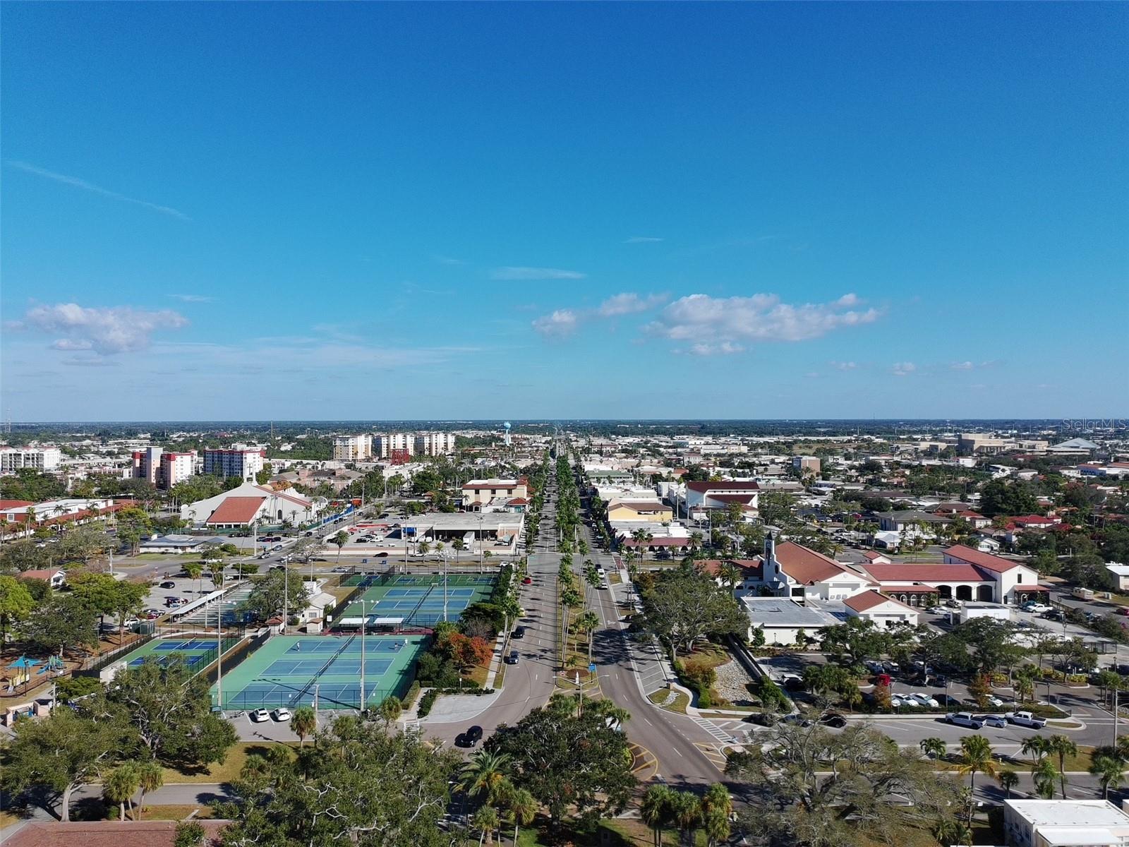 Image 6 of 9 For 702 Hibiscus Drive