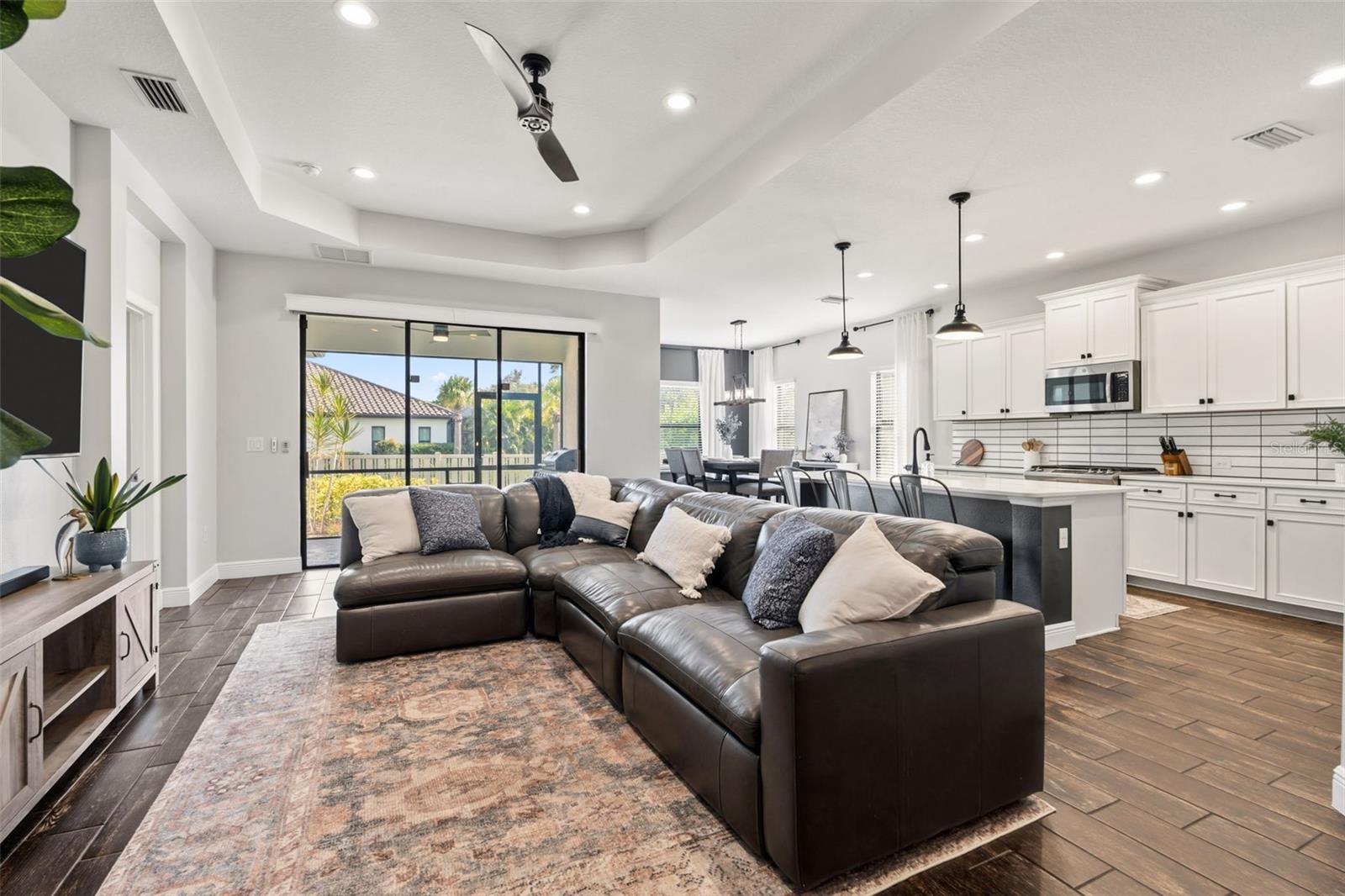 Image 13 of 74 For 200 Benedetto Court