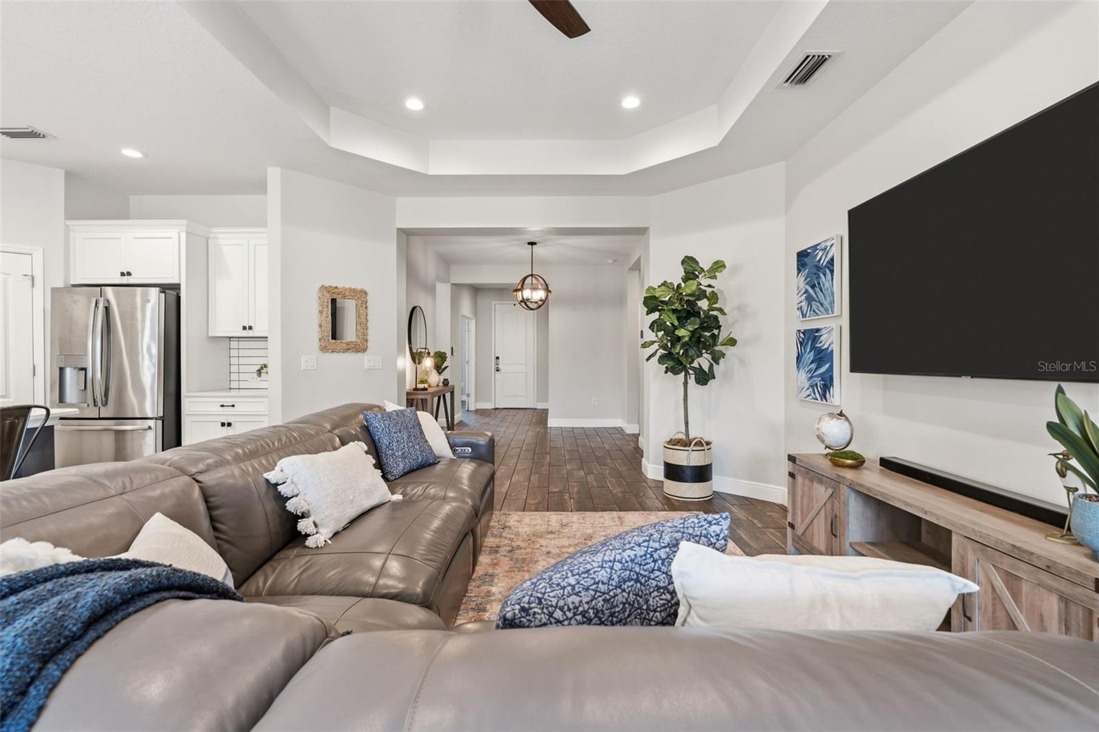 Image 15 of 74 For 200 Benedetto Court