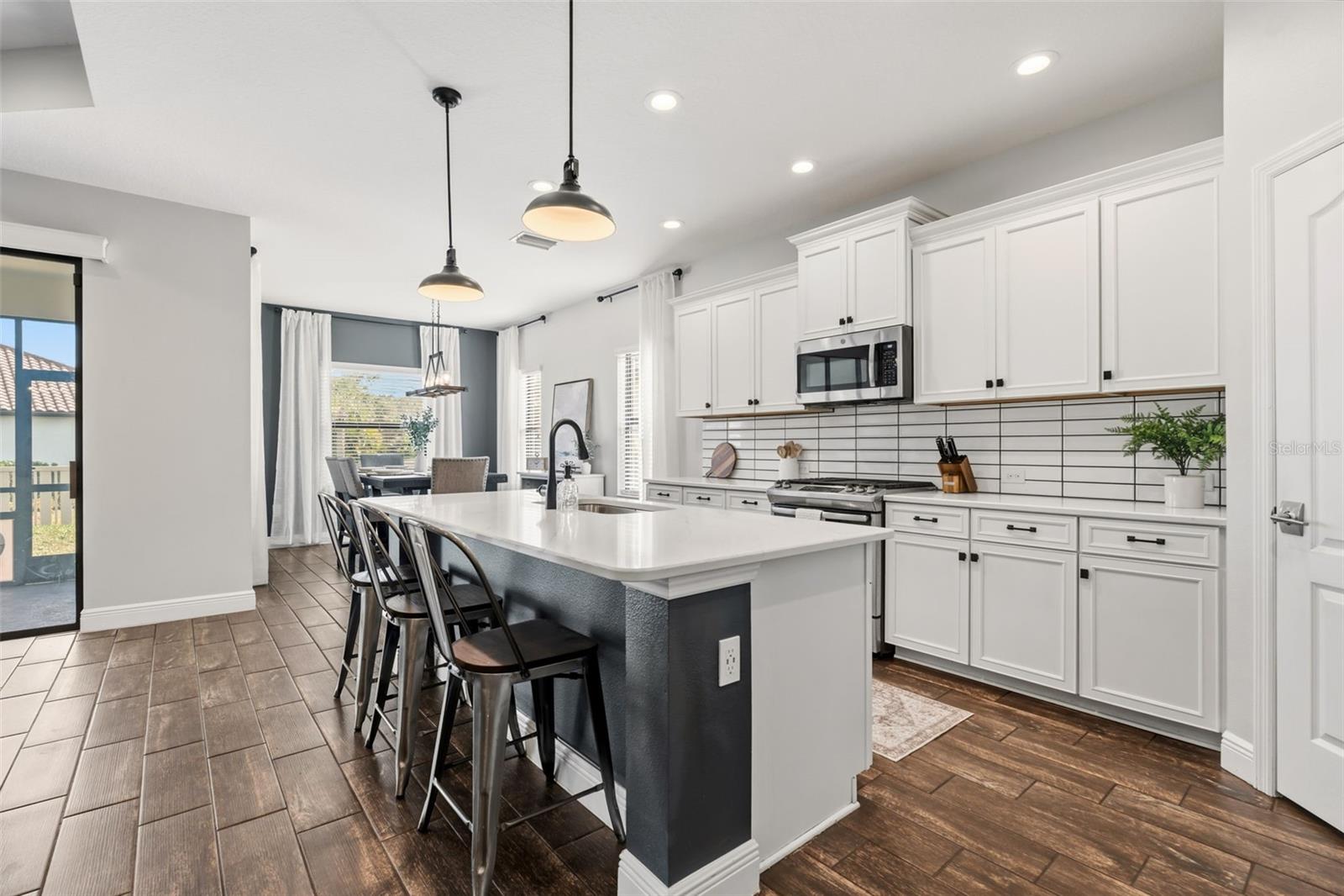 Image 17 of 74 For 200 Benedetto Court