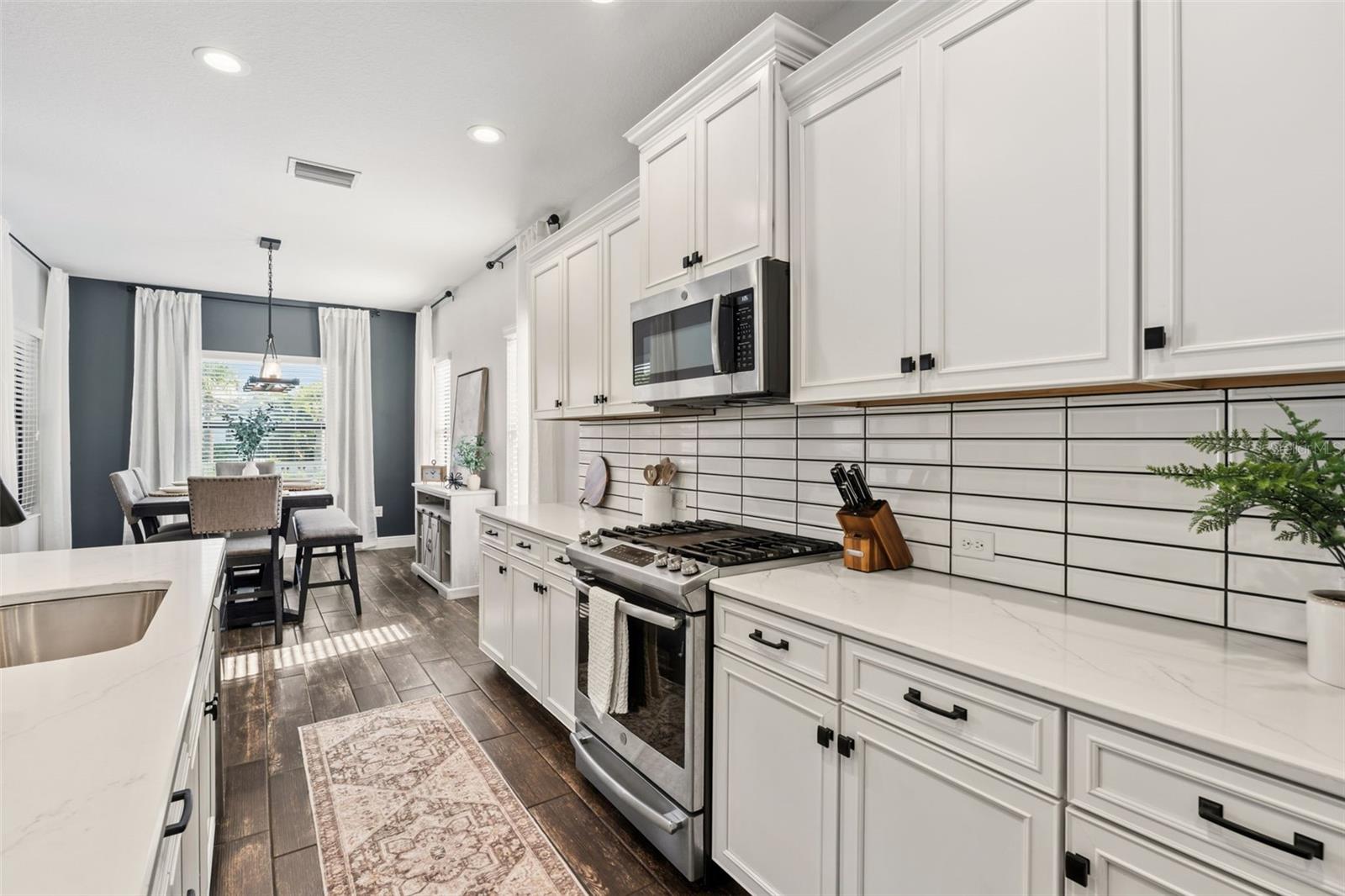 Image 18 of 74 For 200 Benedetto Court