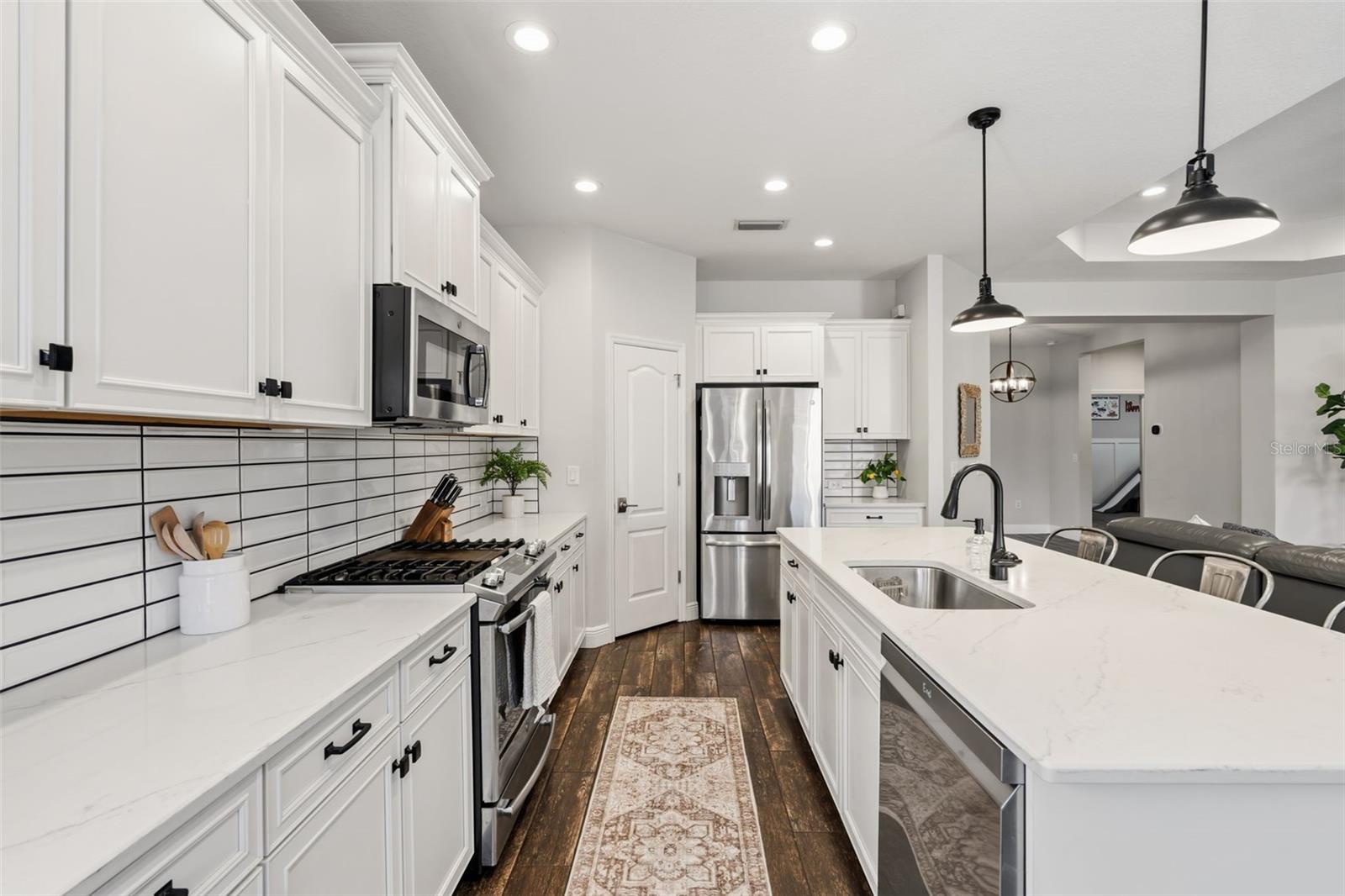 Image 23 of 74 For 200 Benedetto Court