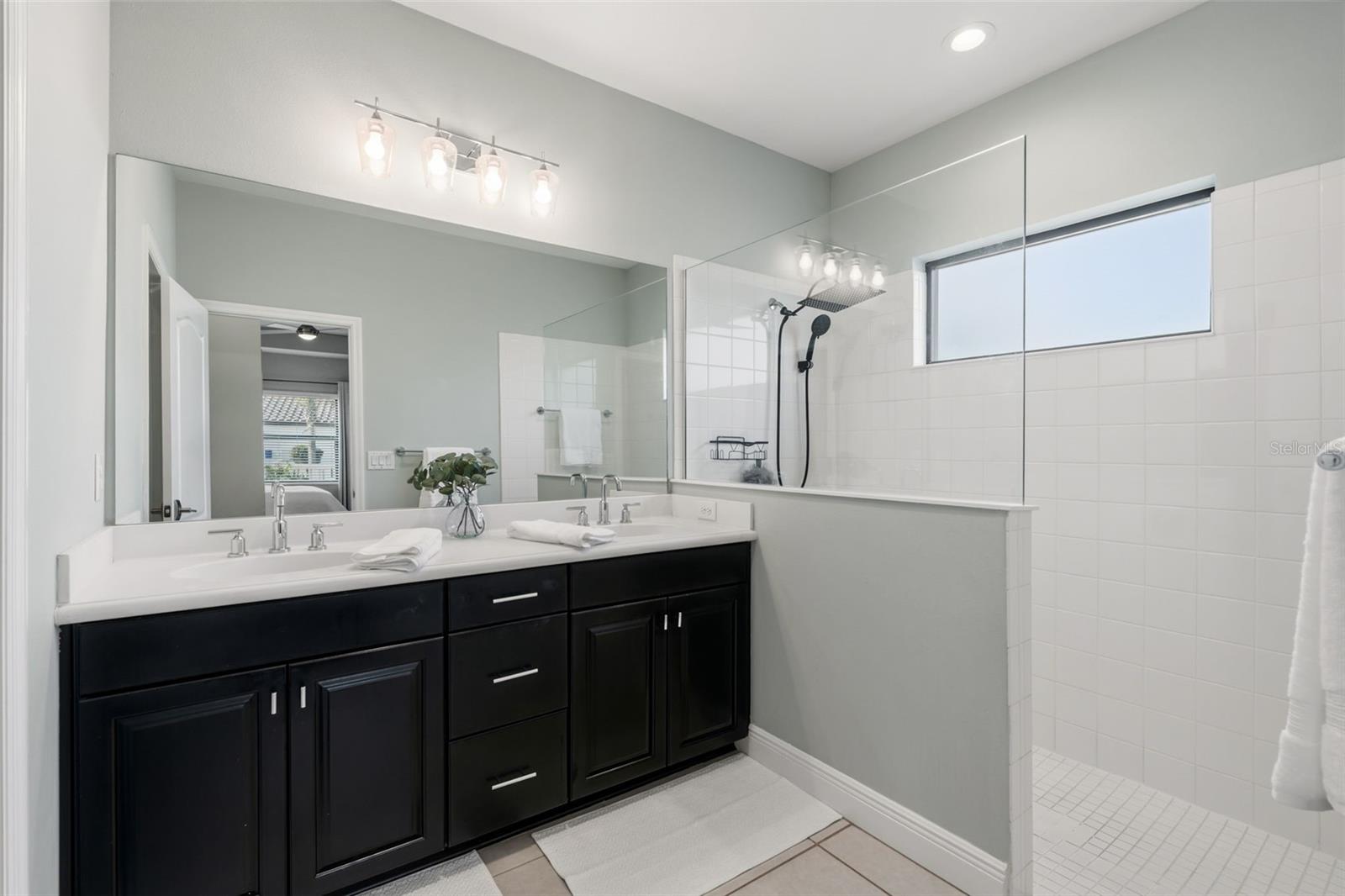 Image 31 of 74 For 200 Benedetto Court