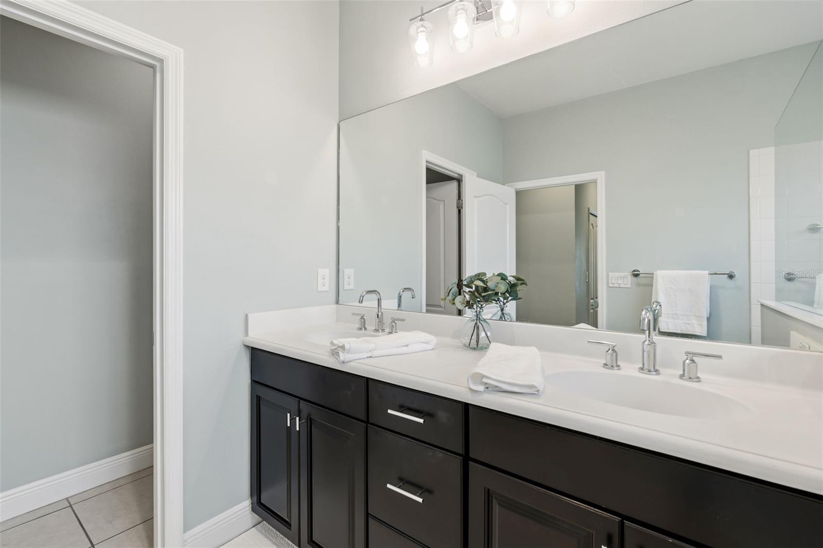 Image 32 of 74 For 200 Benedetto Court