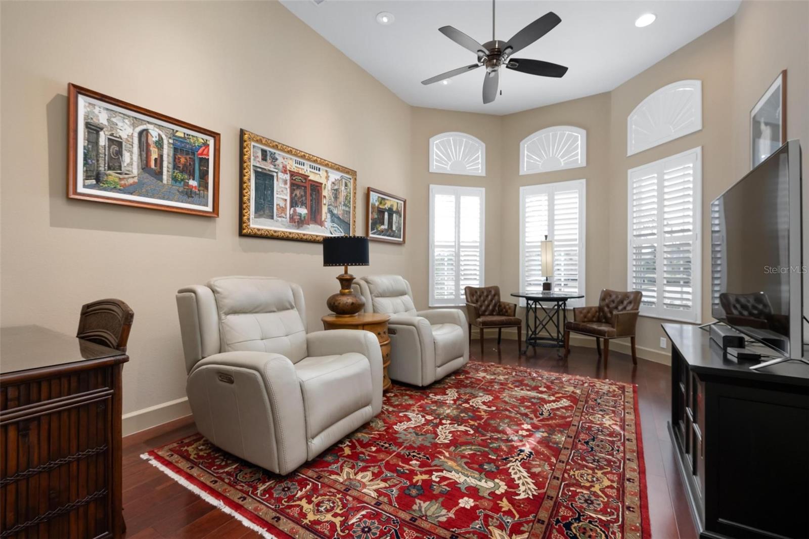 Image 16 of 81 For 824 Adonis Place