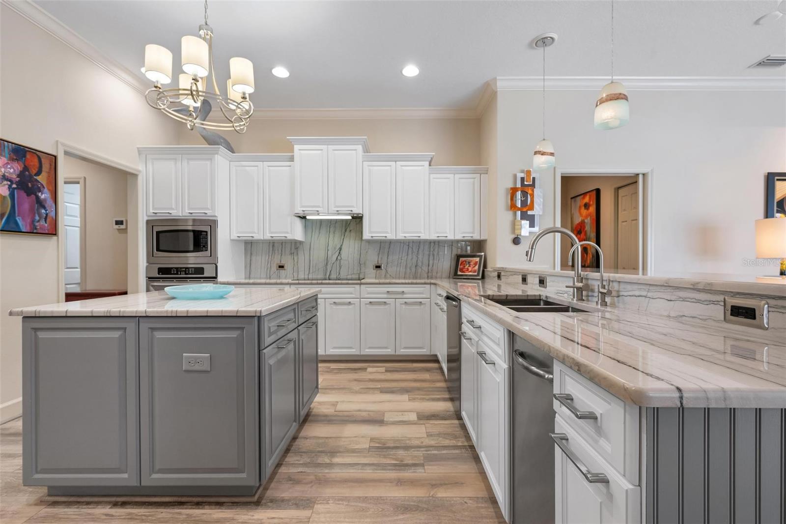 Image 17 of 81 For 824 Adonis Place