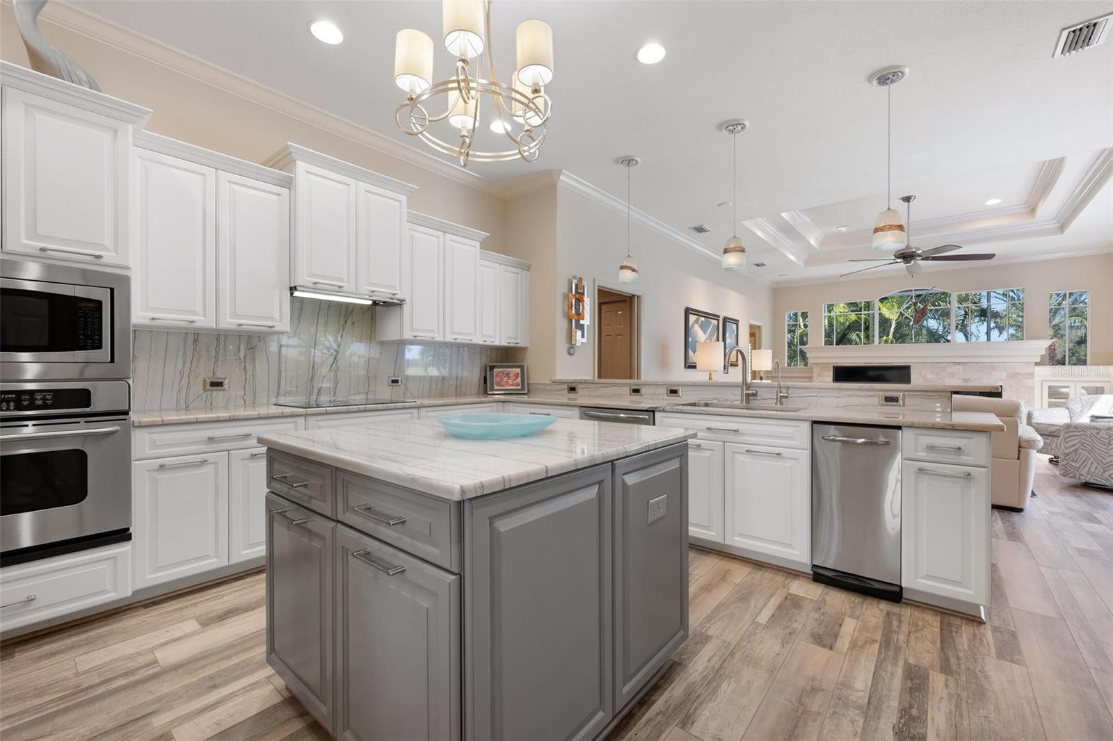 Image 18 of 81 For 824 Adonis Place