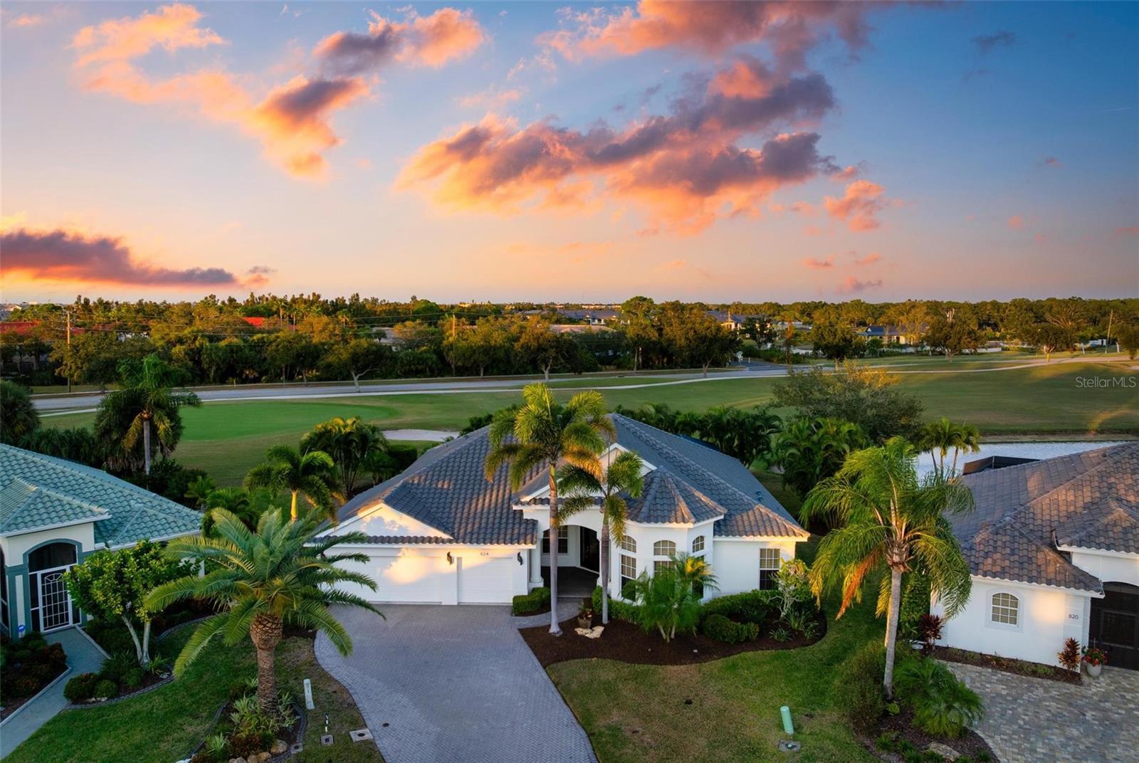 Image 7 of 81 For 824 Adonis Place